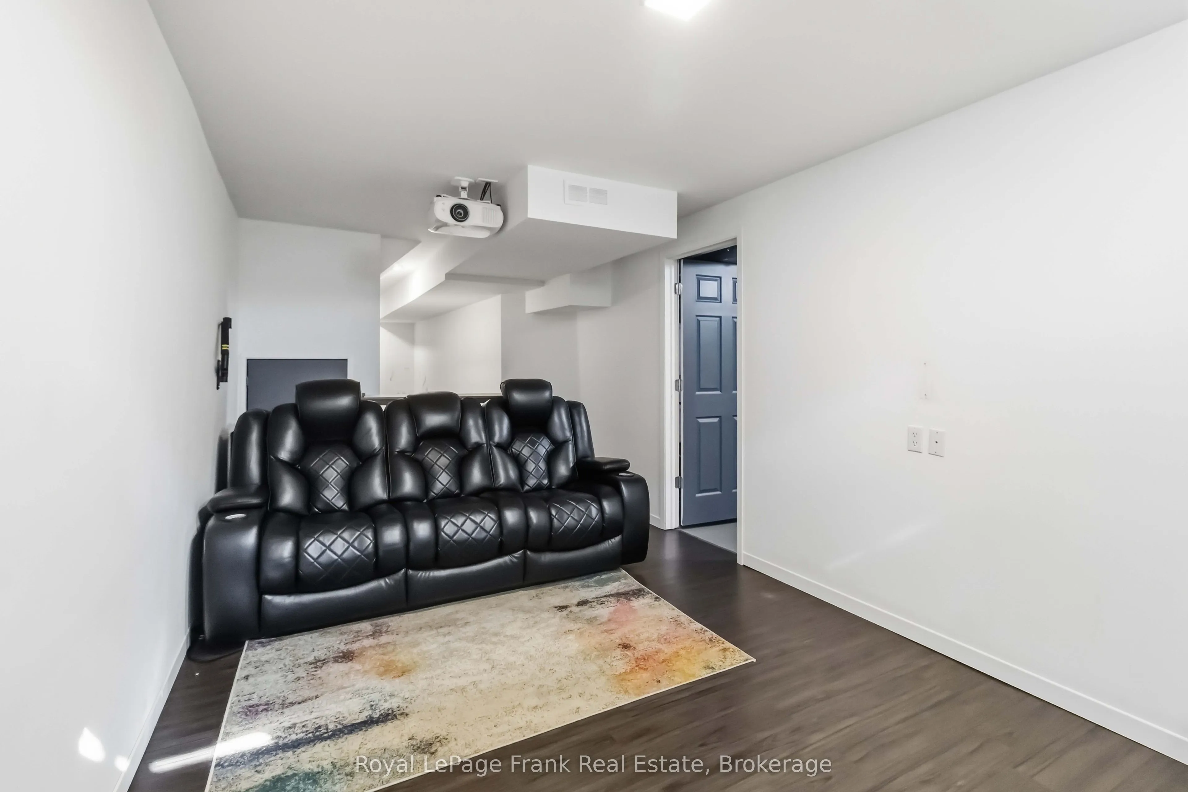 1385 Lakeshore Road W #27