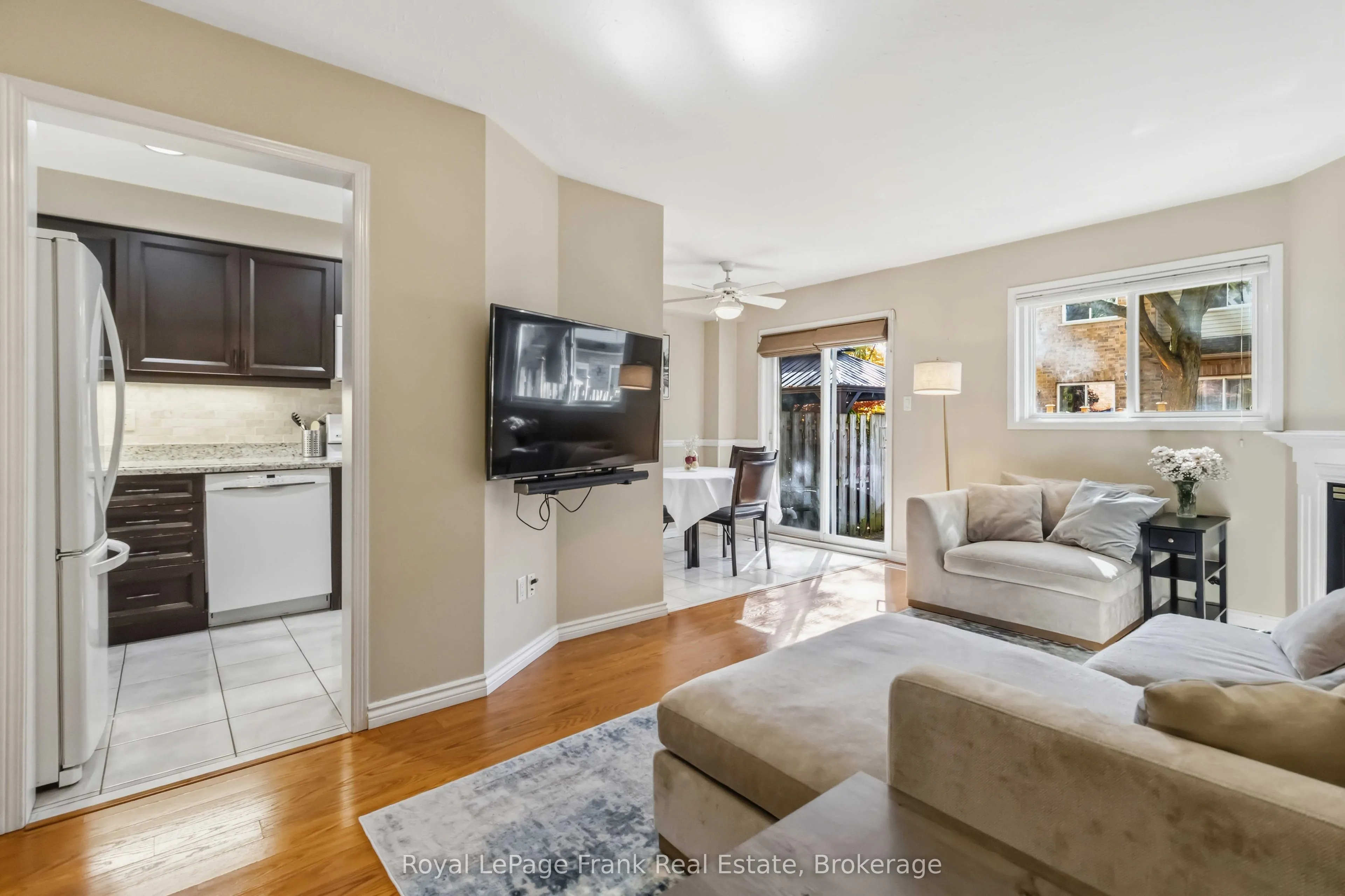 1385 Lakeshore Road W #27