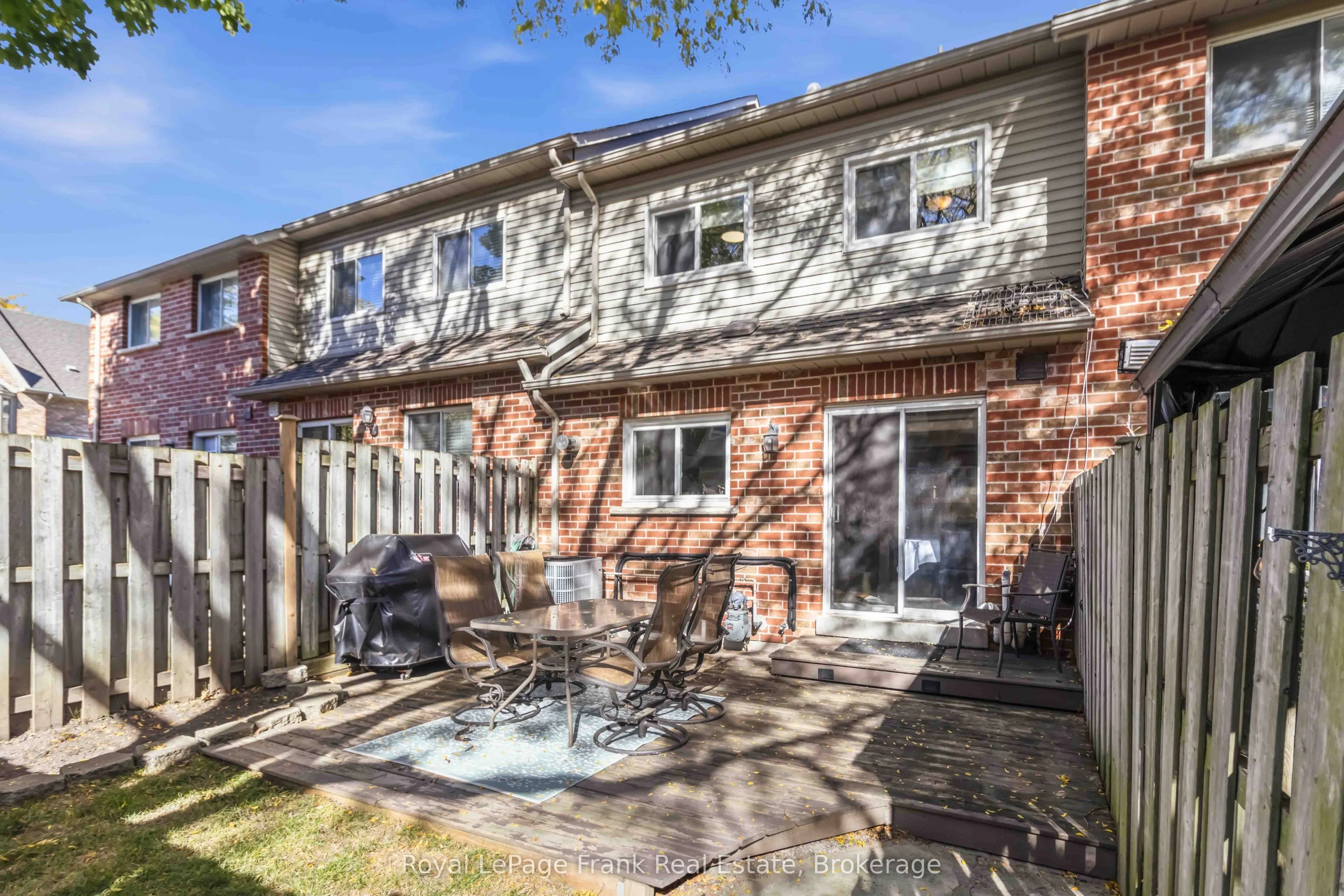 1385 Lakeshore Road W #27