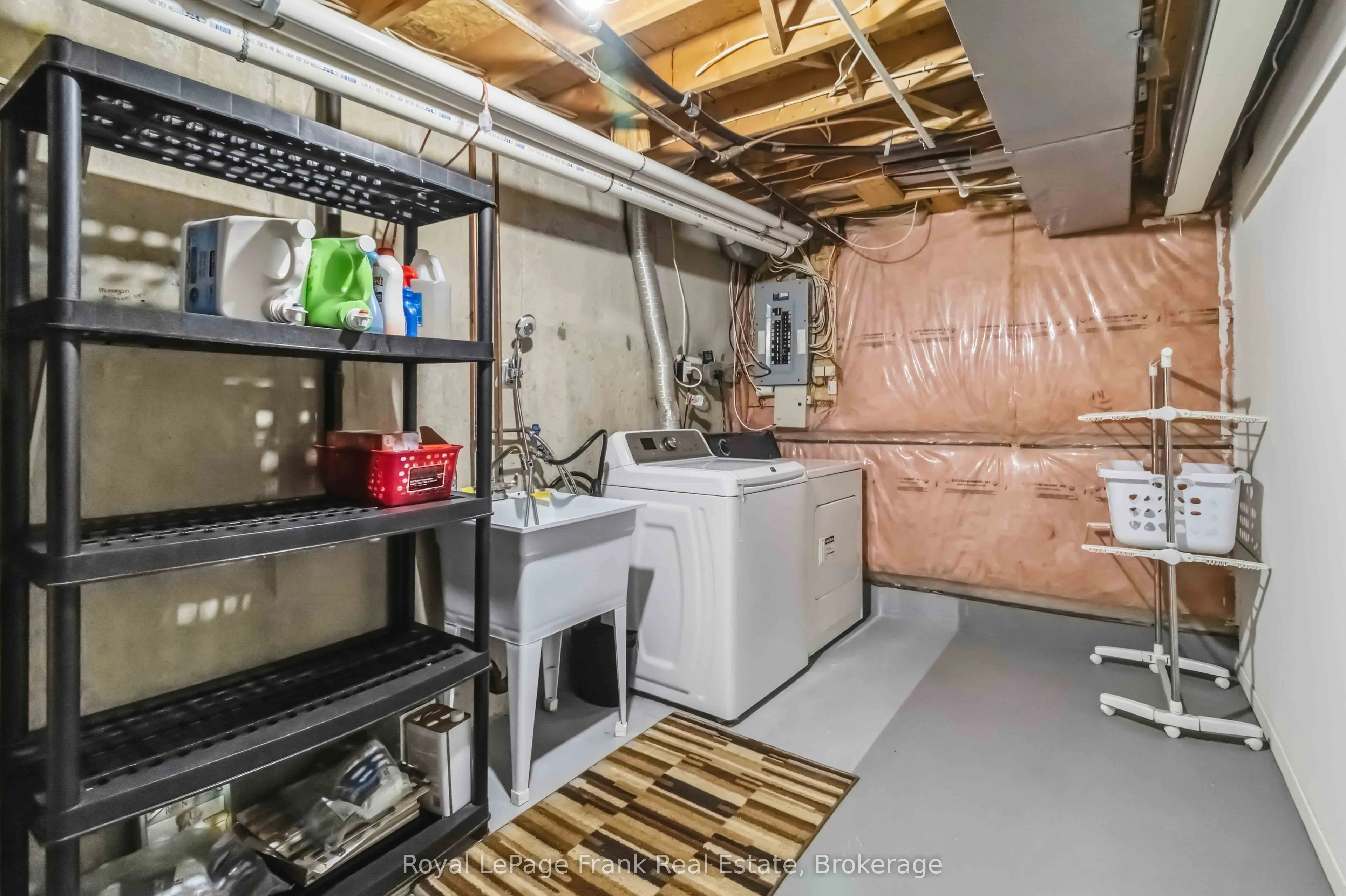 1385 Lakeshore Road W #27