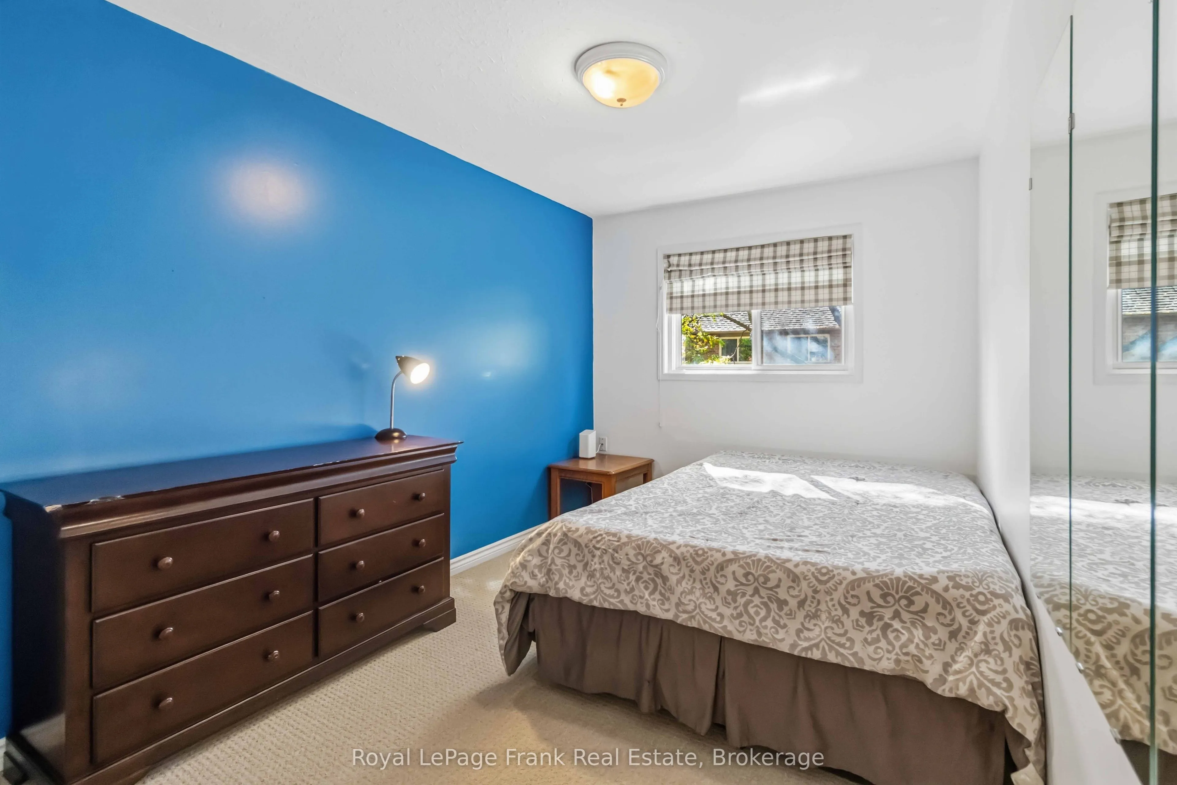 1385 Lakeshore Road W #27