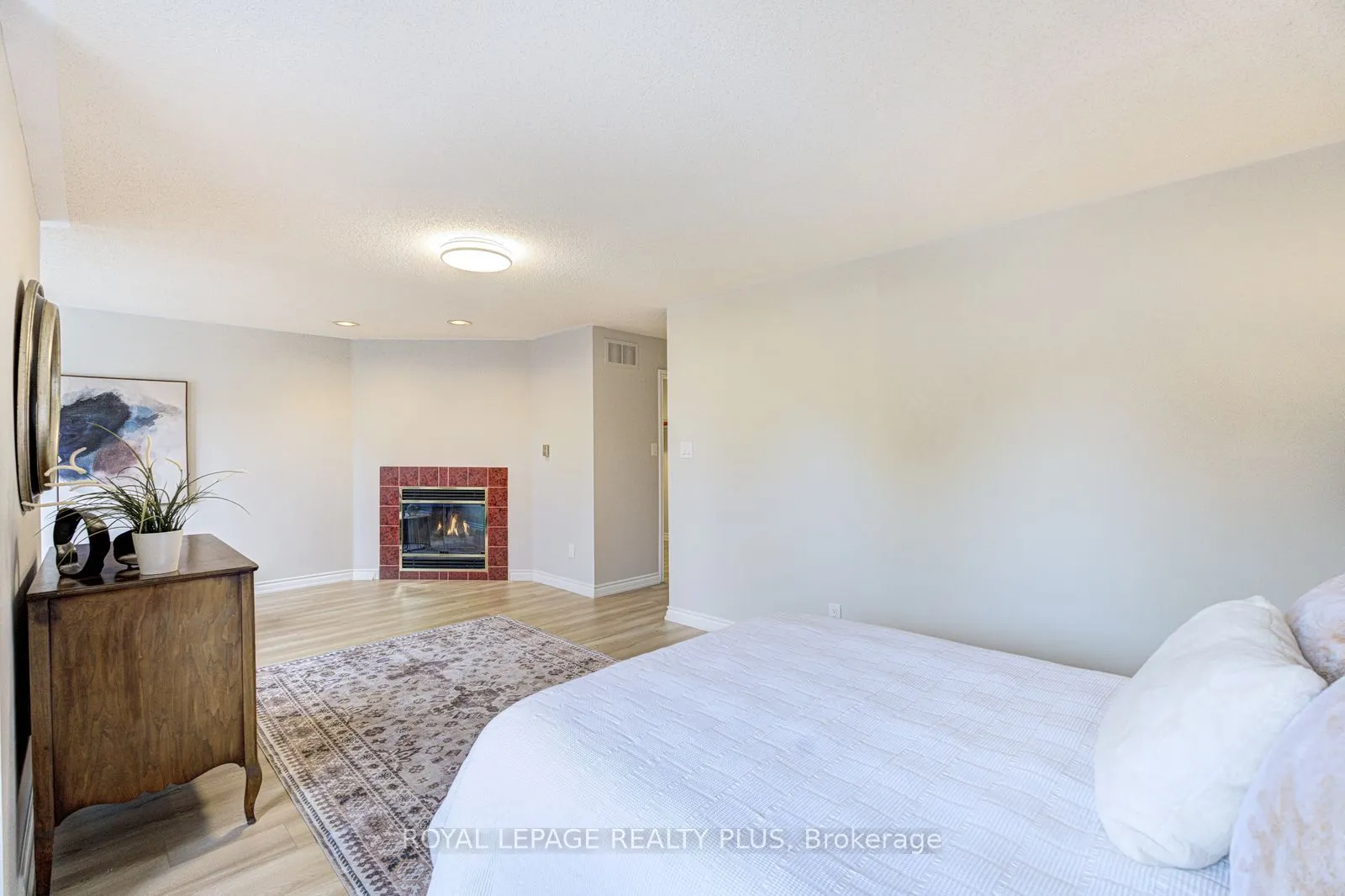 5490 Glen Erin Drive #3