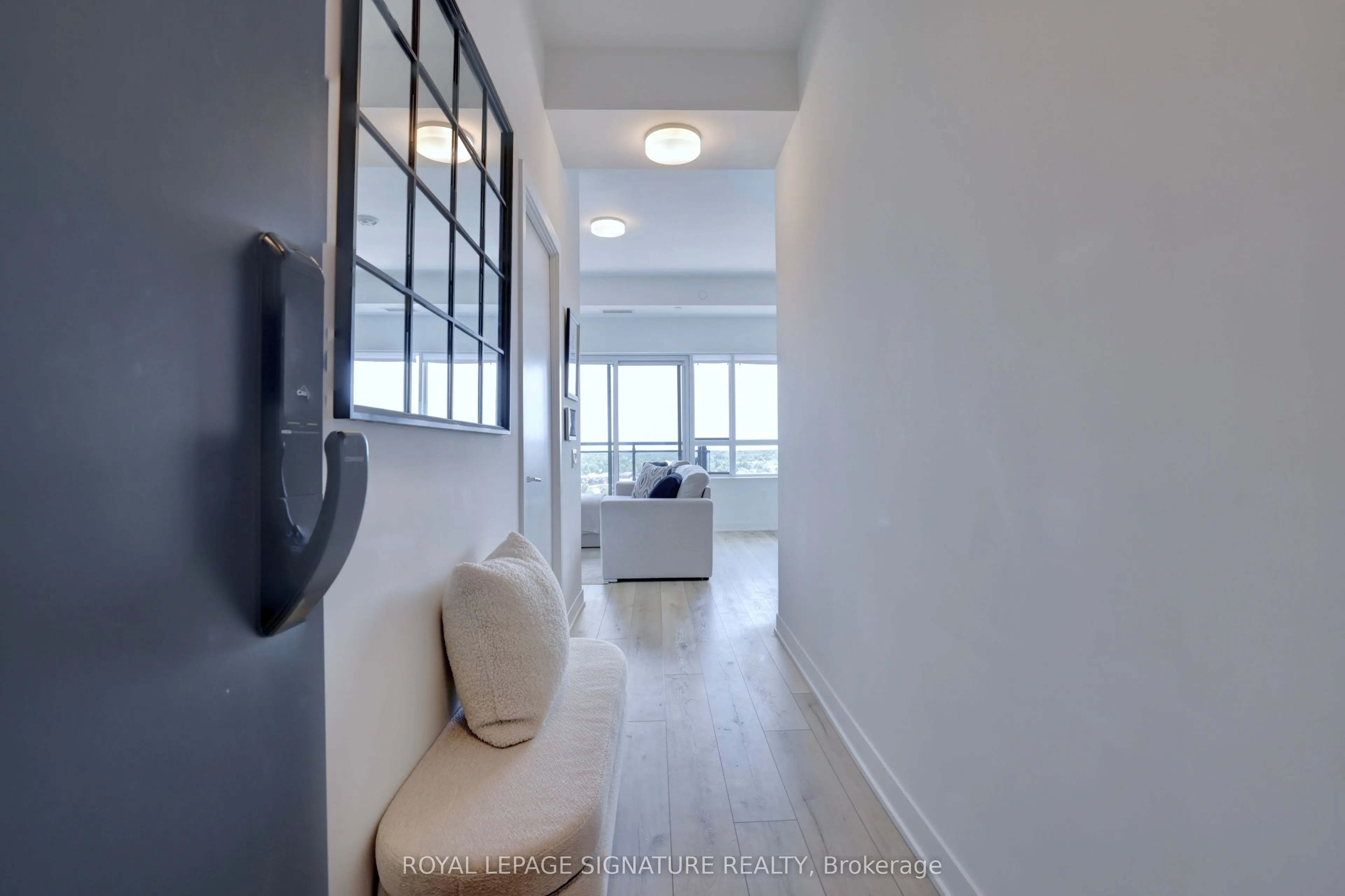 395 Dundas Street W #PH15