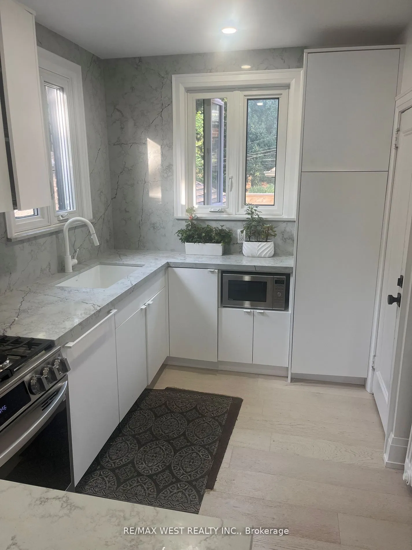 27 Oakview Avenue #Main