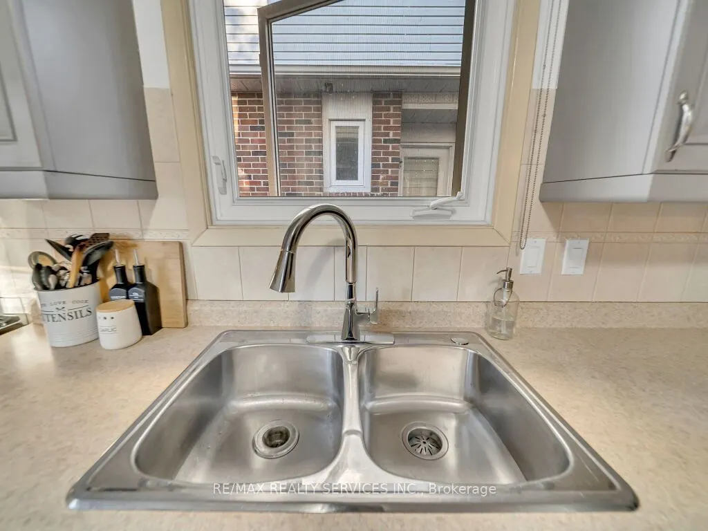 158 Fanshawe Drive