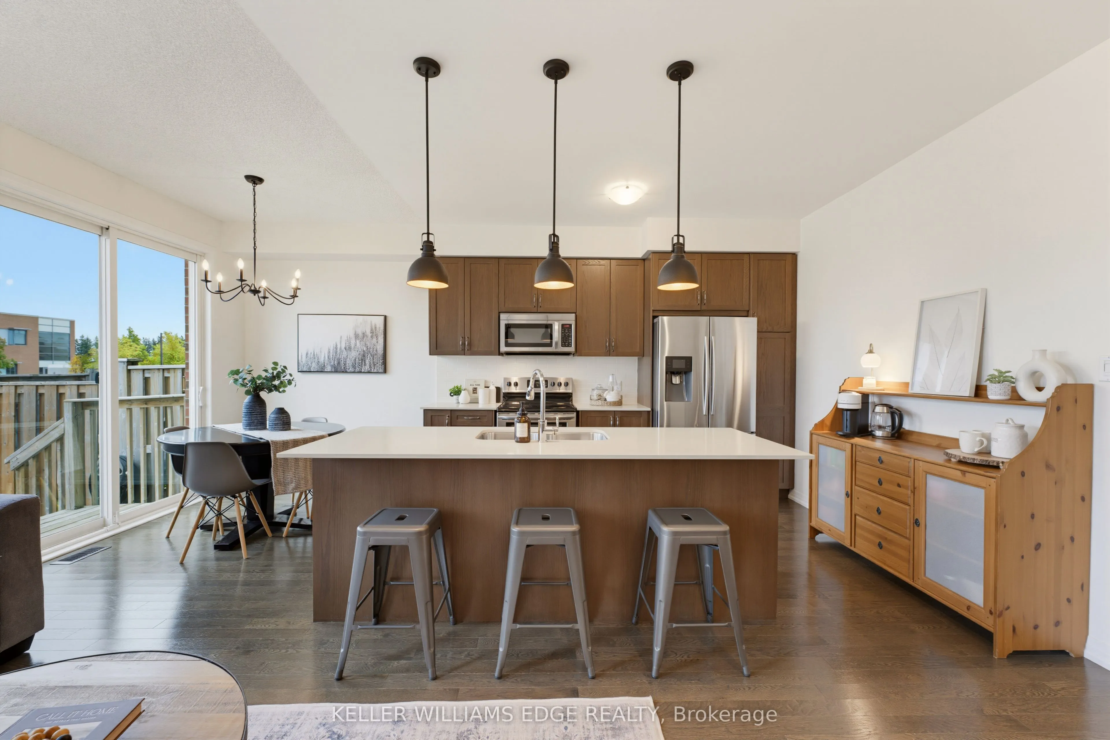 739 Banks Crescent