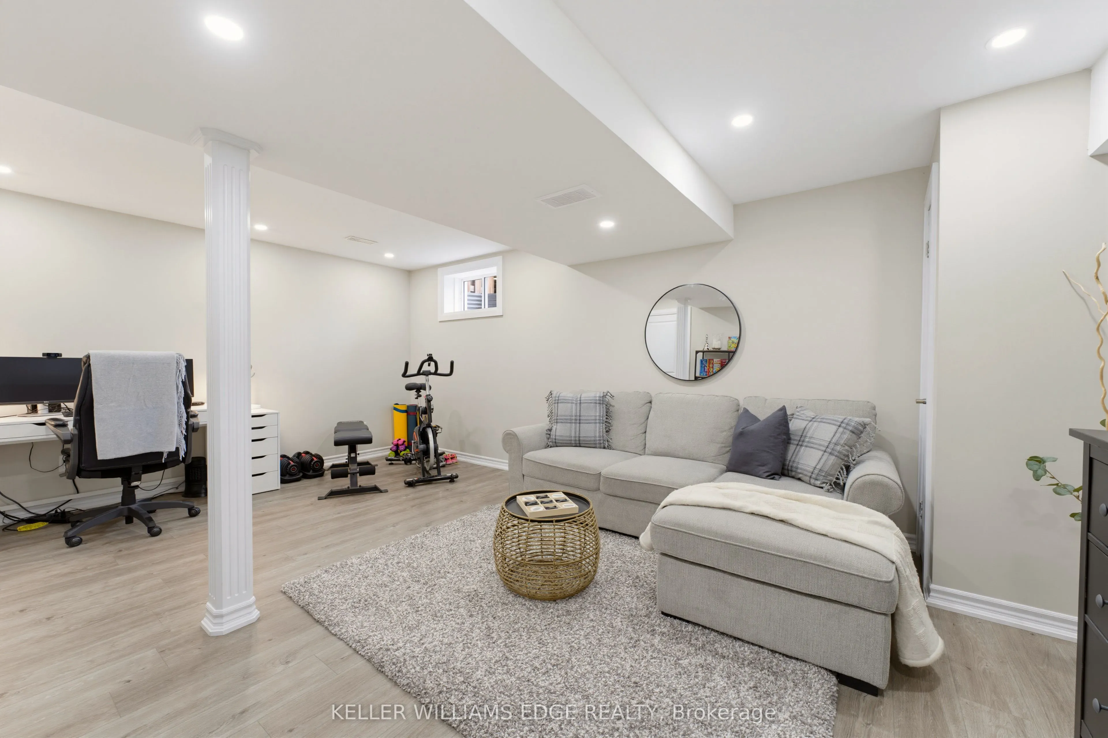 739 Banks Crescent