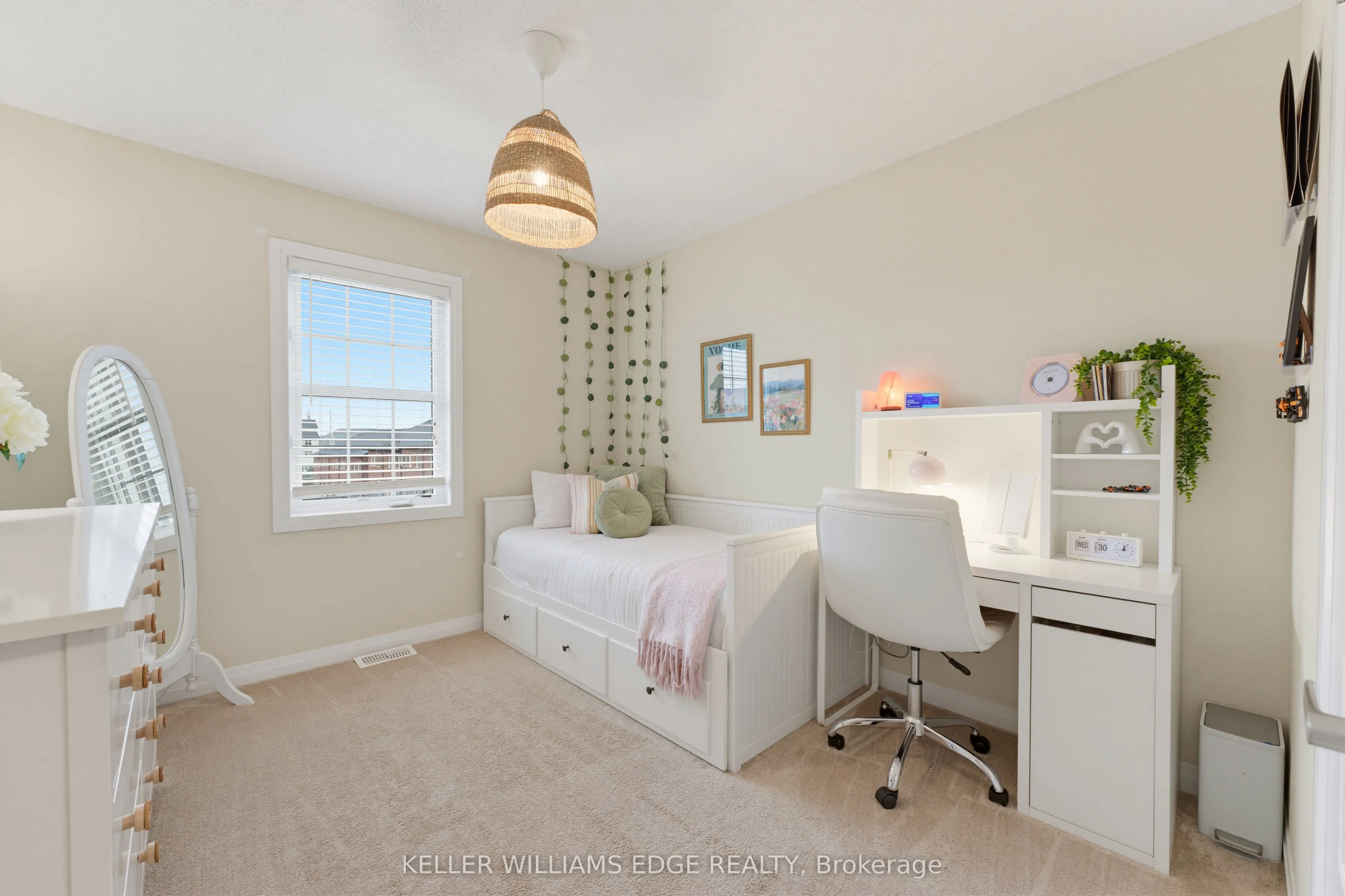 739 Banks Crescent