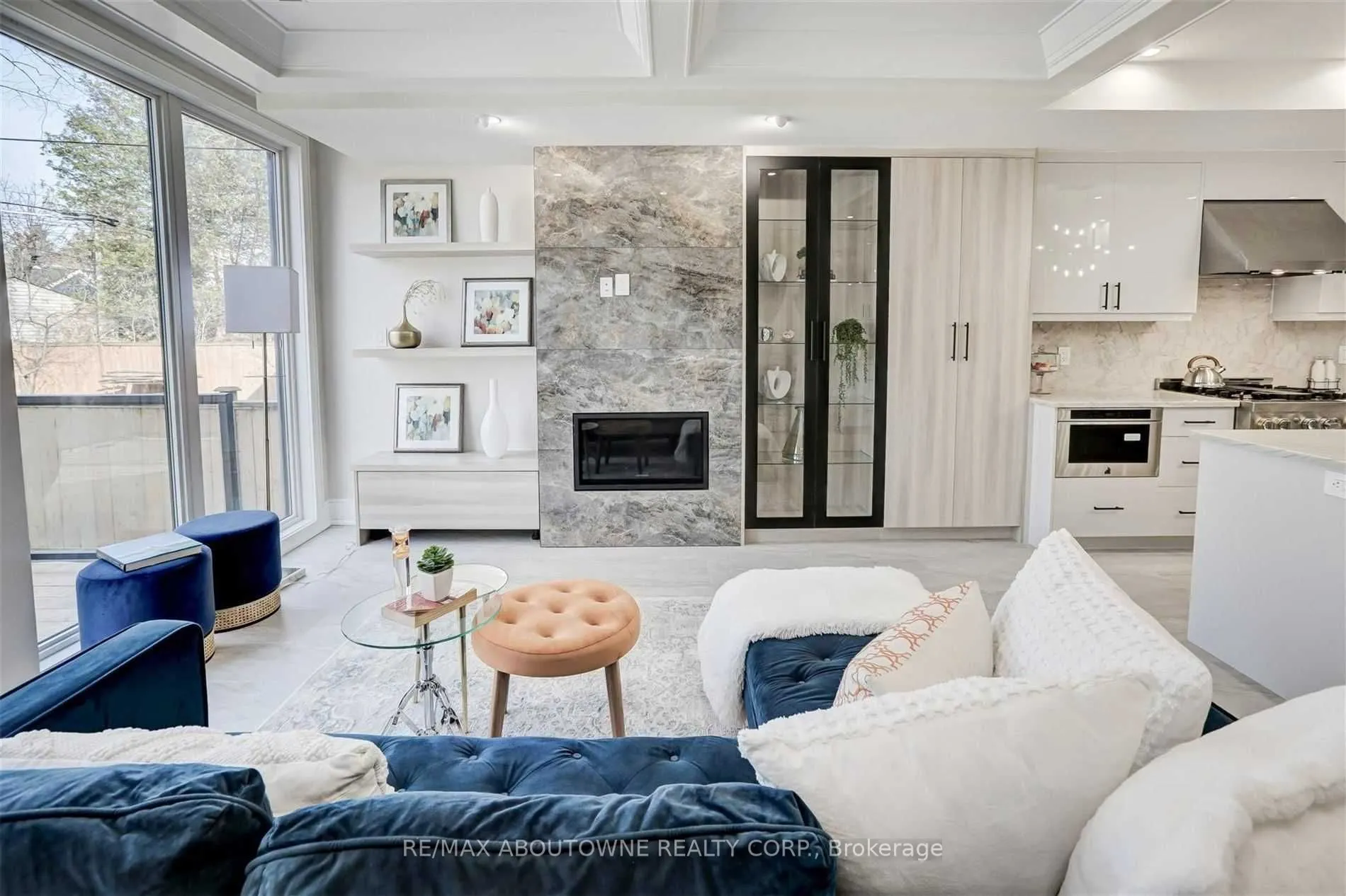 94 Lake Crescent