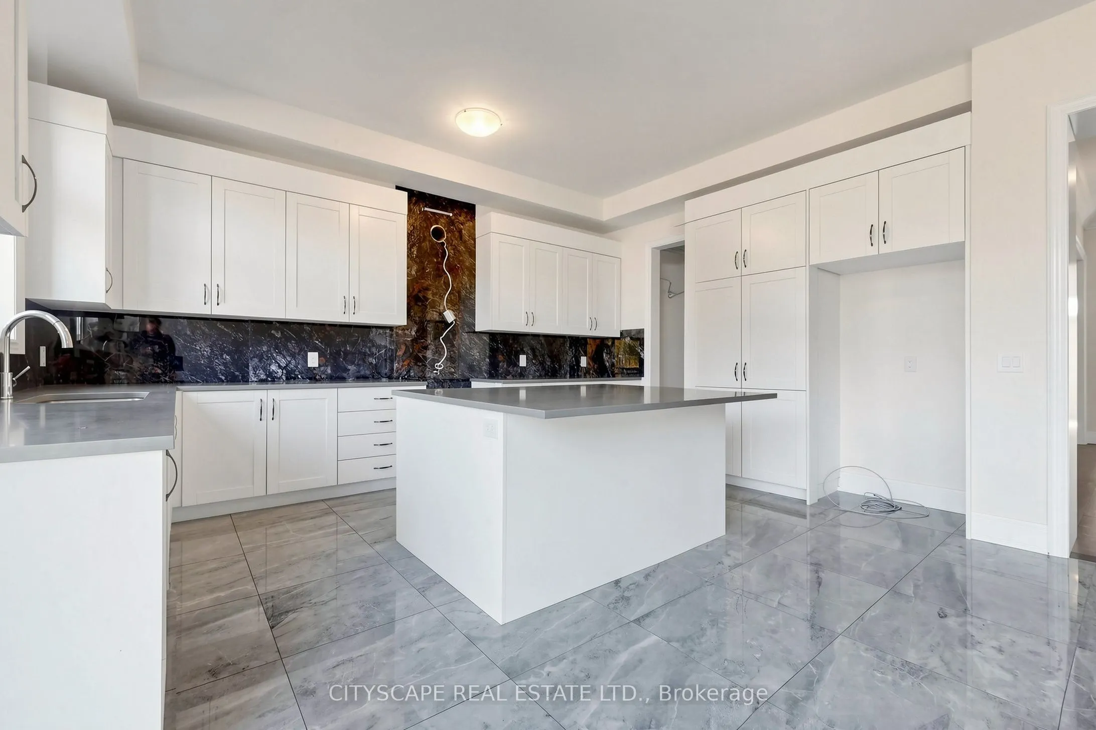 59 Raspberry Ridge Avenue