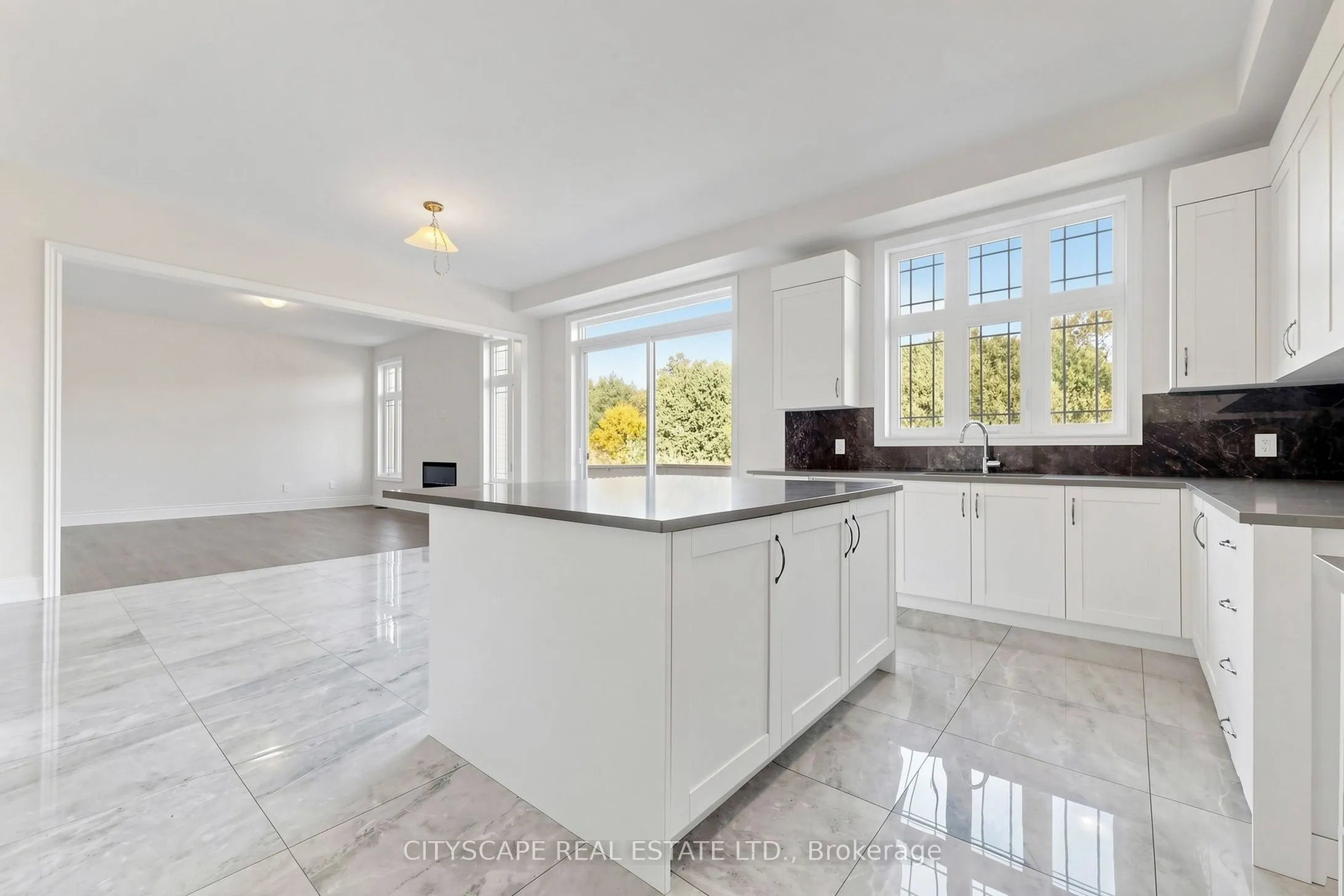 59 Raspberry Ridge Avenue