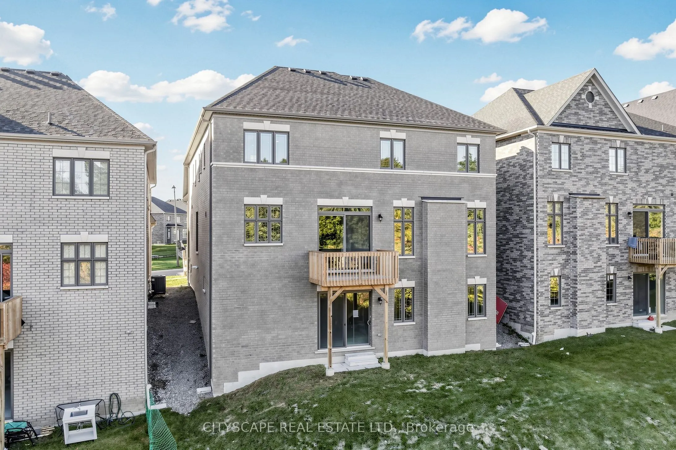 59 Raspberry Ridge Avenue