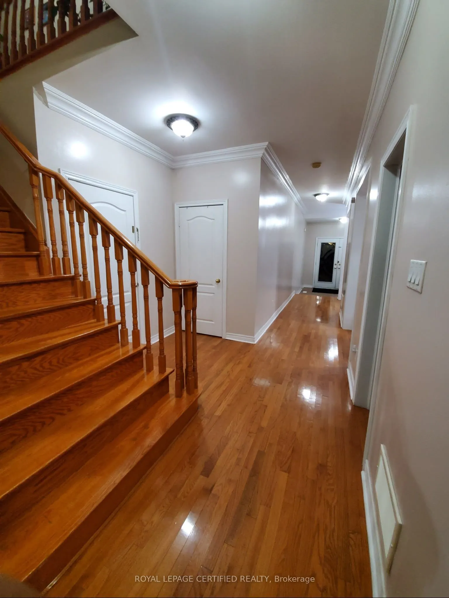 35 Citadel Crescent #Upper Level