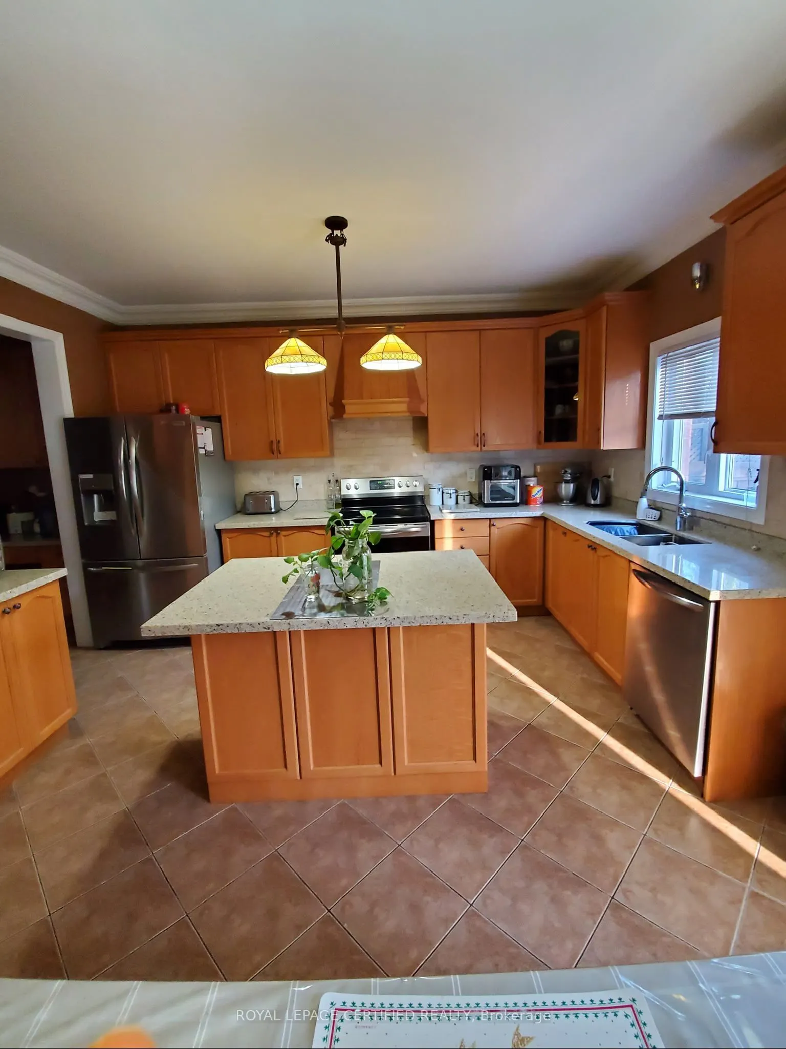 35 Citadel Crescent #Upper Level