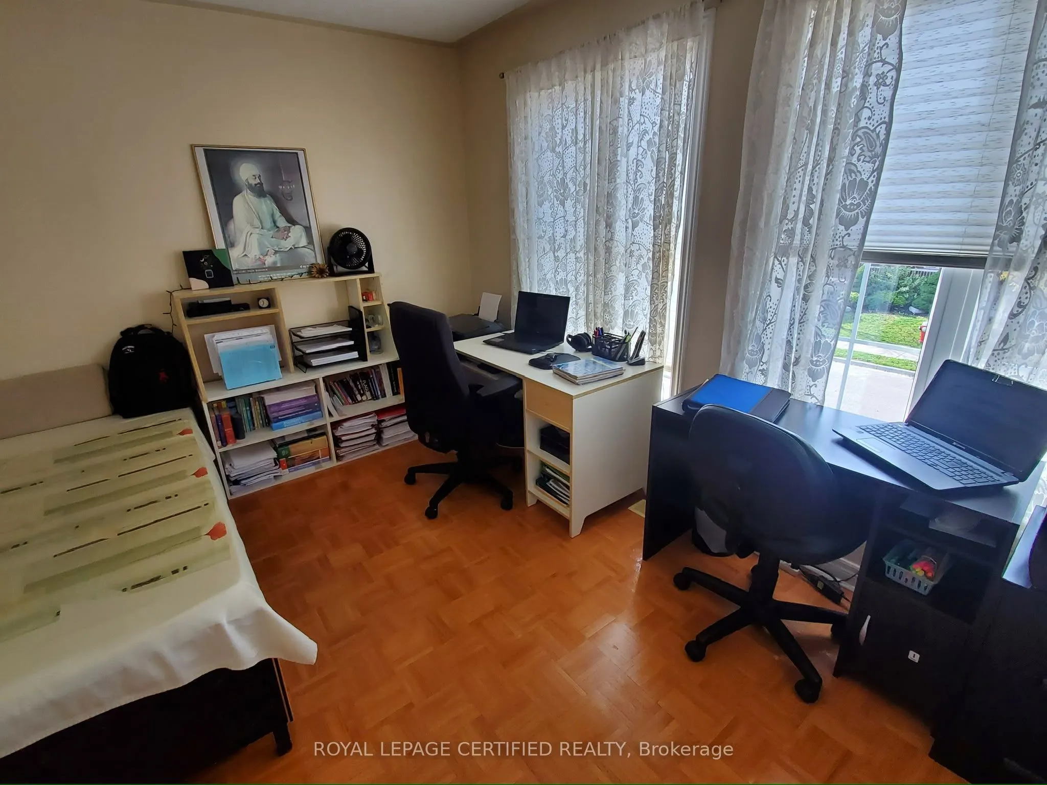 35 Citadel Crescent #Upper Level