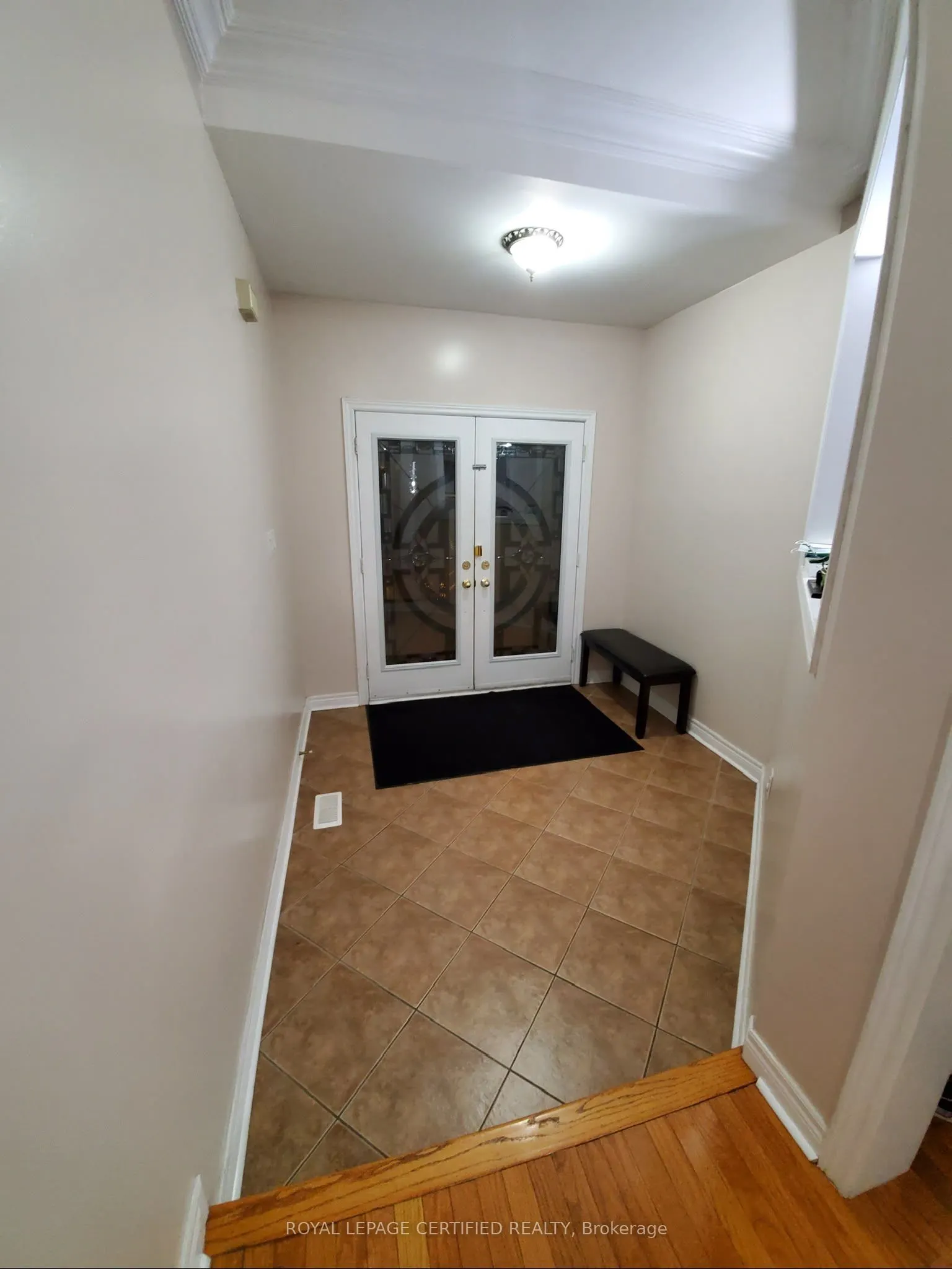 35 Citadel Crescent #Upper Level