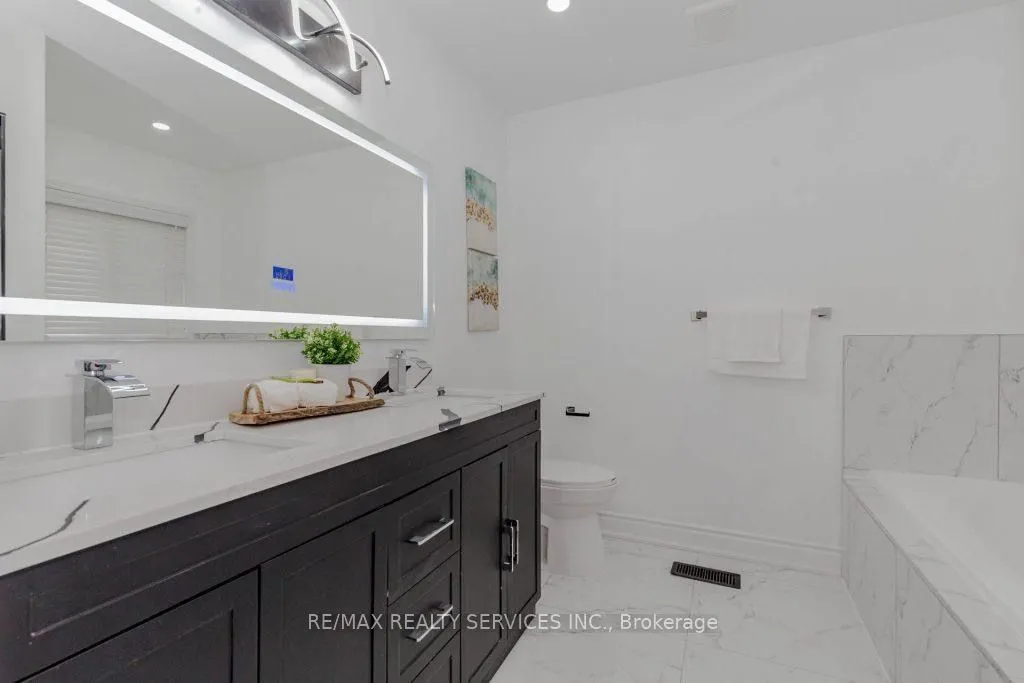 86 Heartleaf Crescent