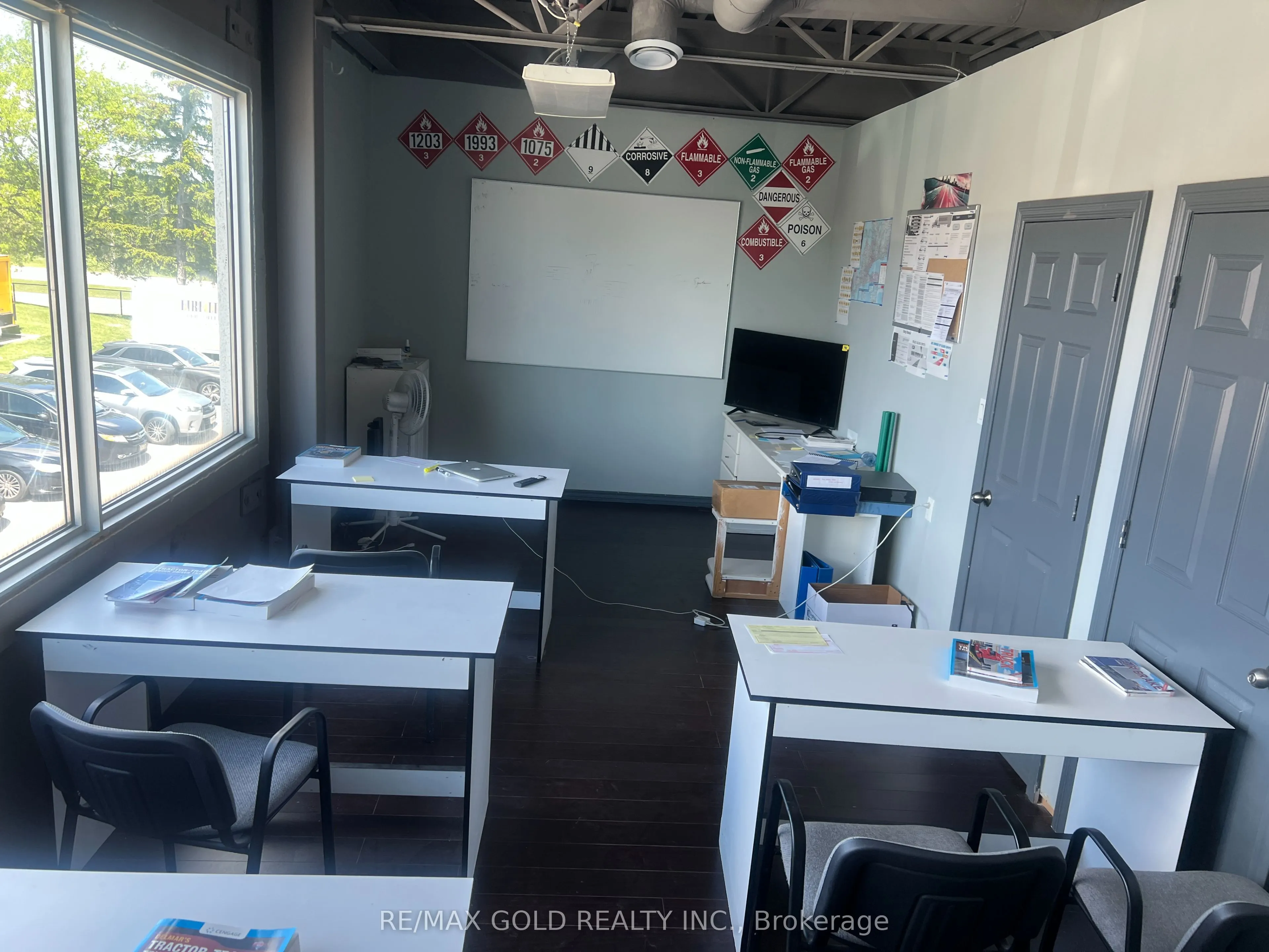 3A Edvac Drive #9-upstairs