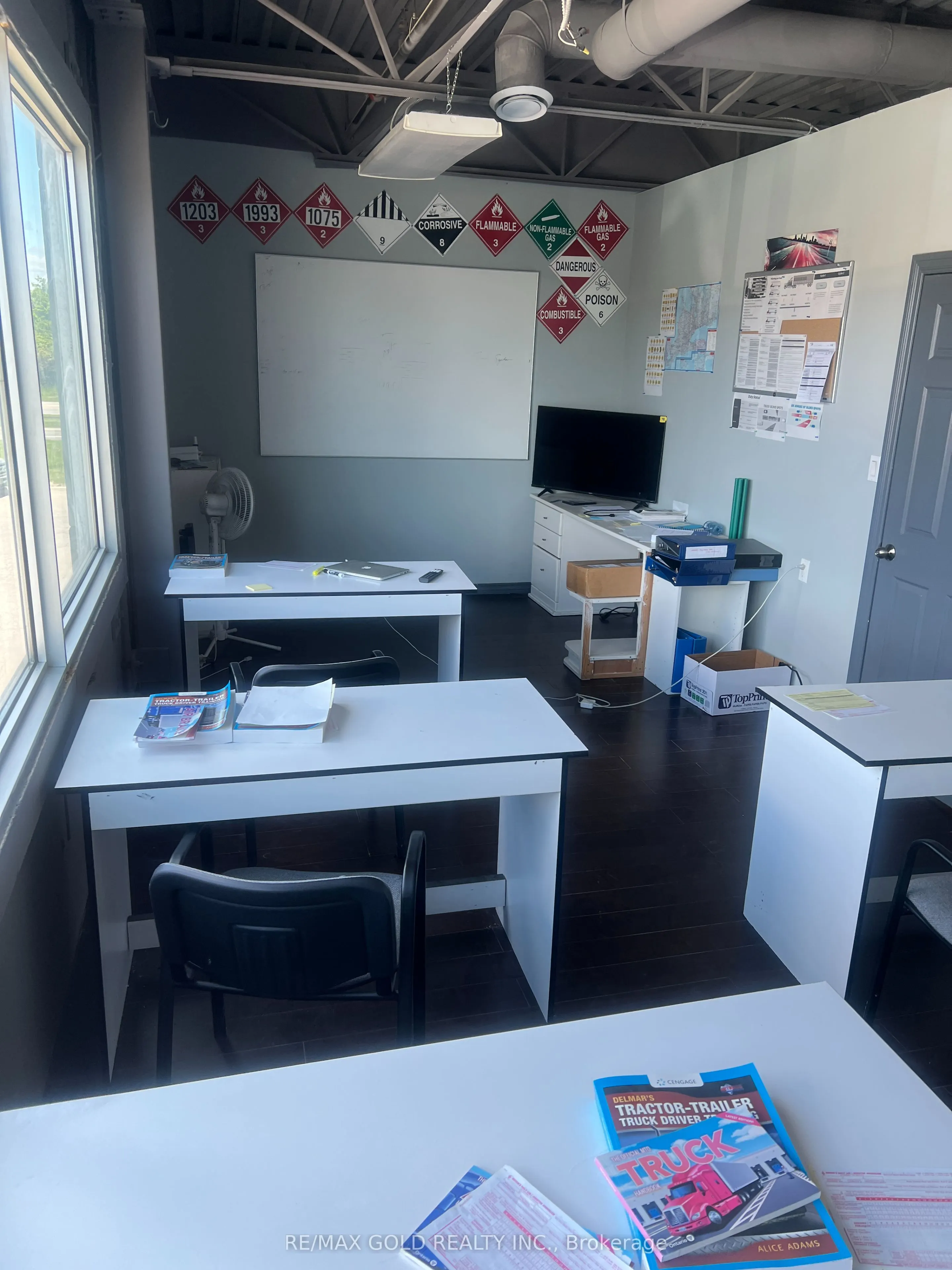 3A Edvac Drive #9-upstairs