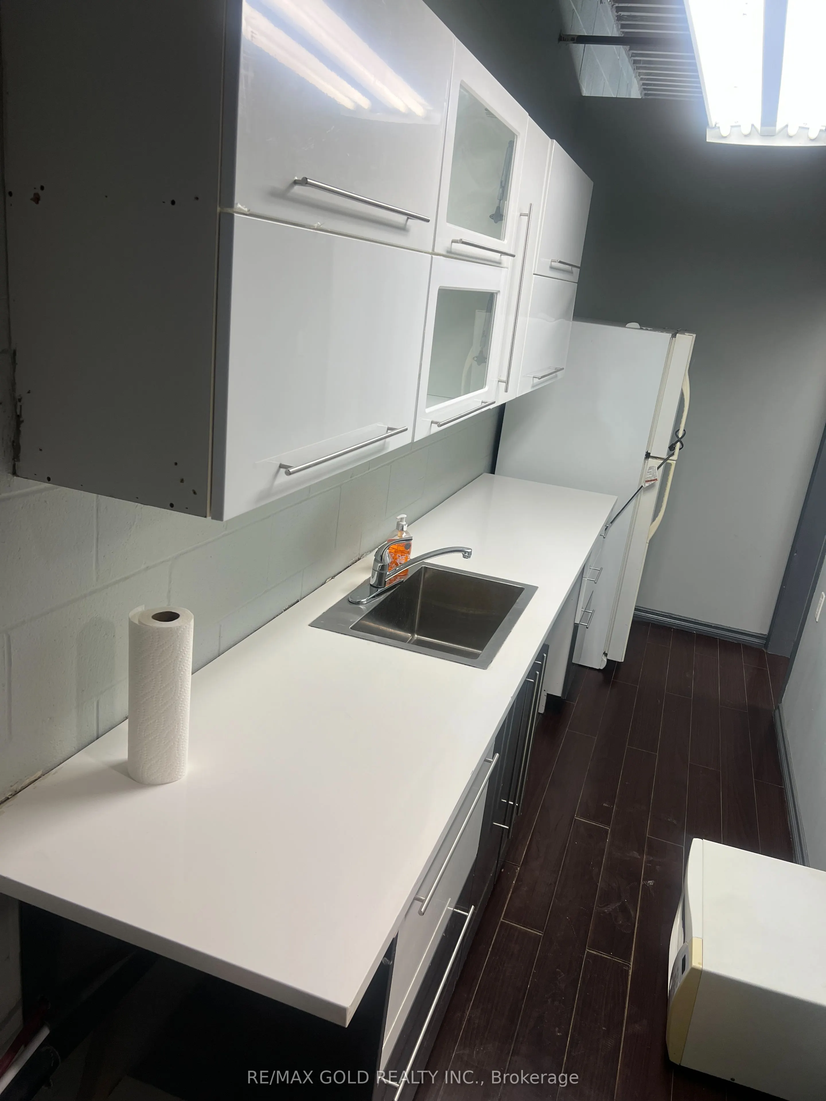 3A Edvac Drive #9-upstairs