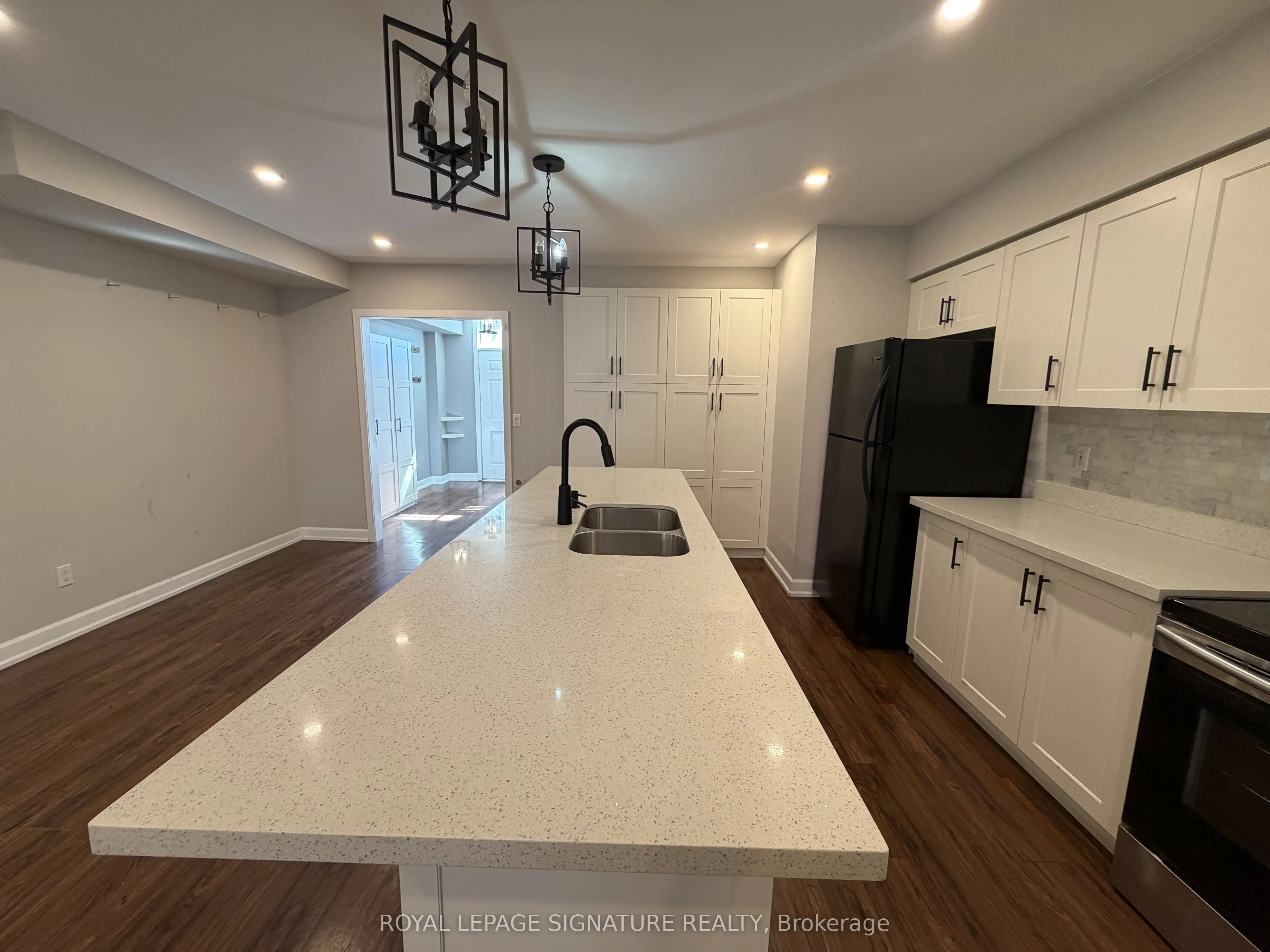 3400 Lake Shore Boulevard W #102