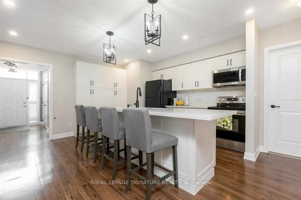 3400 Lake Shore Boulevard W #102