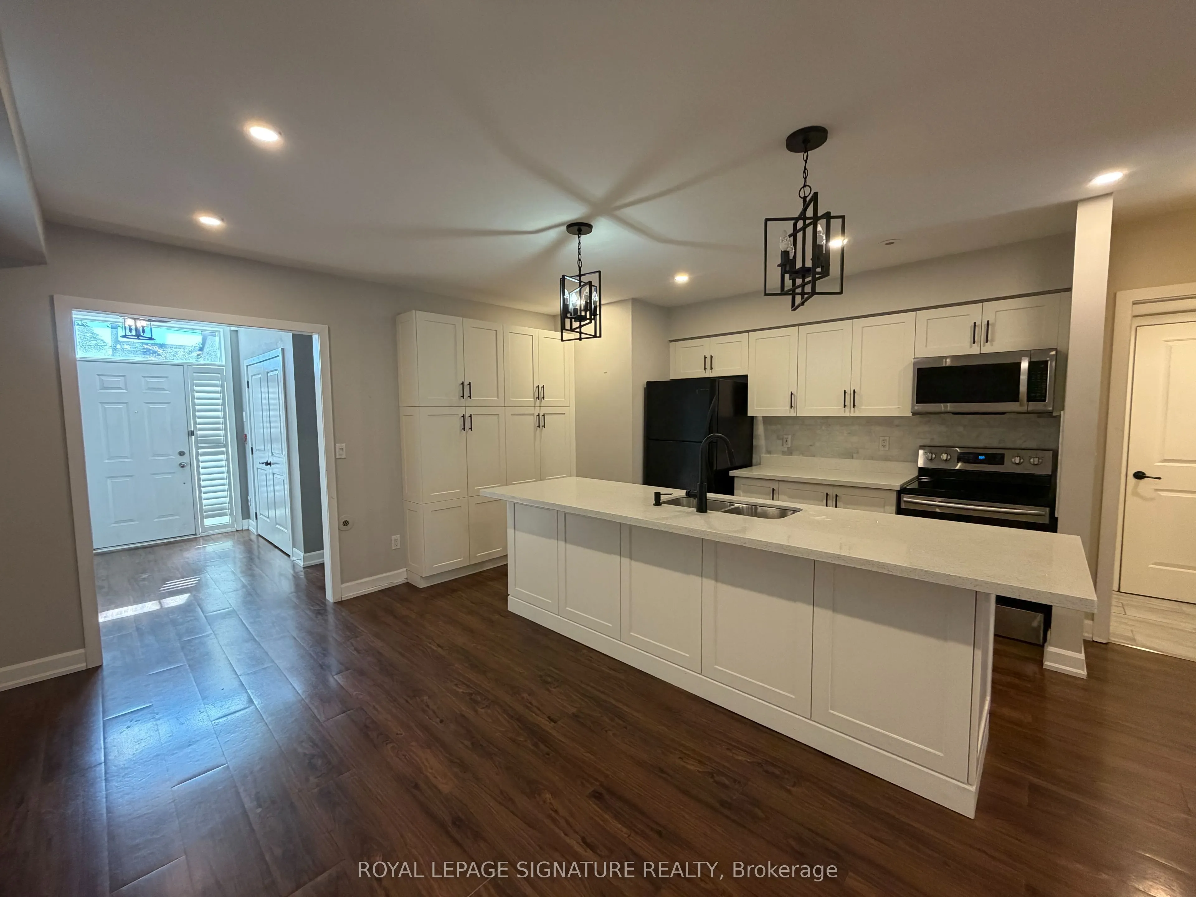 3400 Lake Shore Boulevard W #102