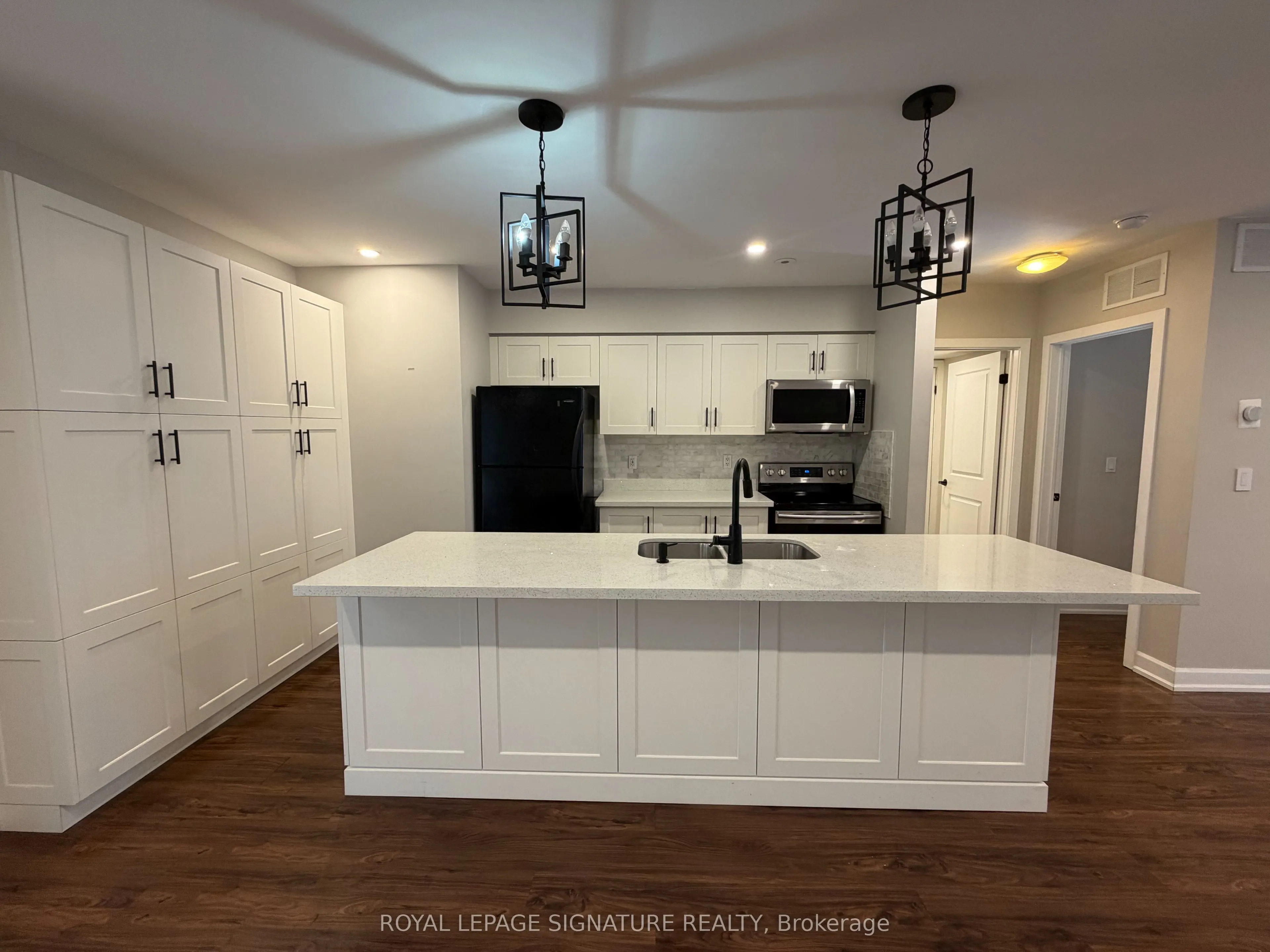 3400 Lake Shore Boulevard W #102