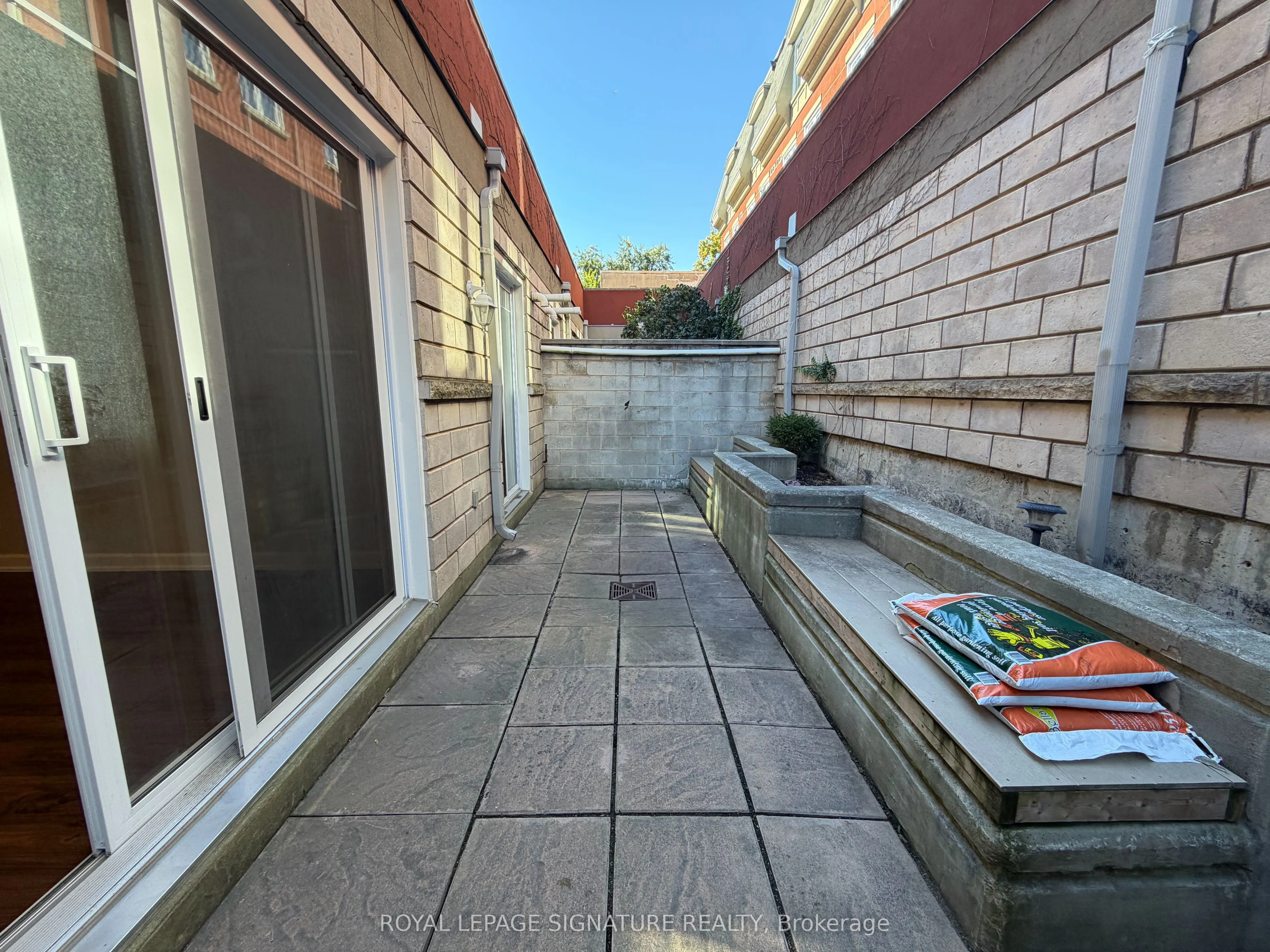 3400 Lake Shore Boulevard W #102