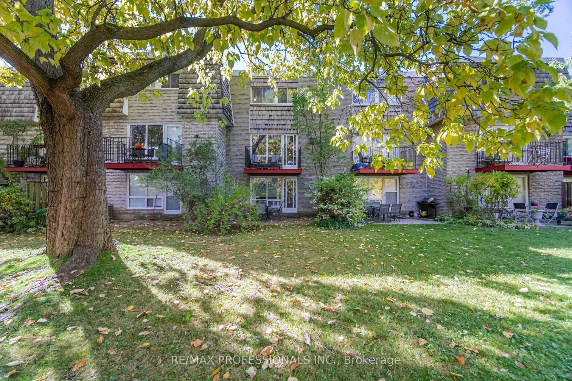 65 Old Burnhamthorpe Road #94