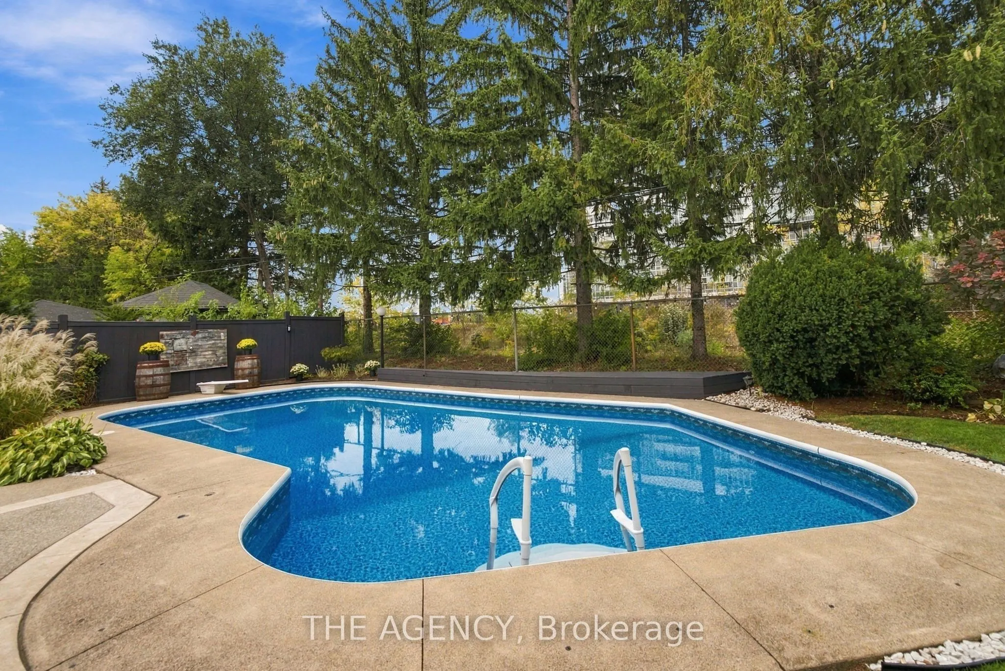 2101 Edinburgh Drive