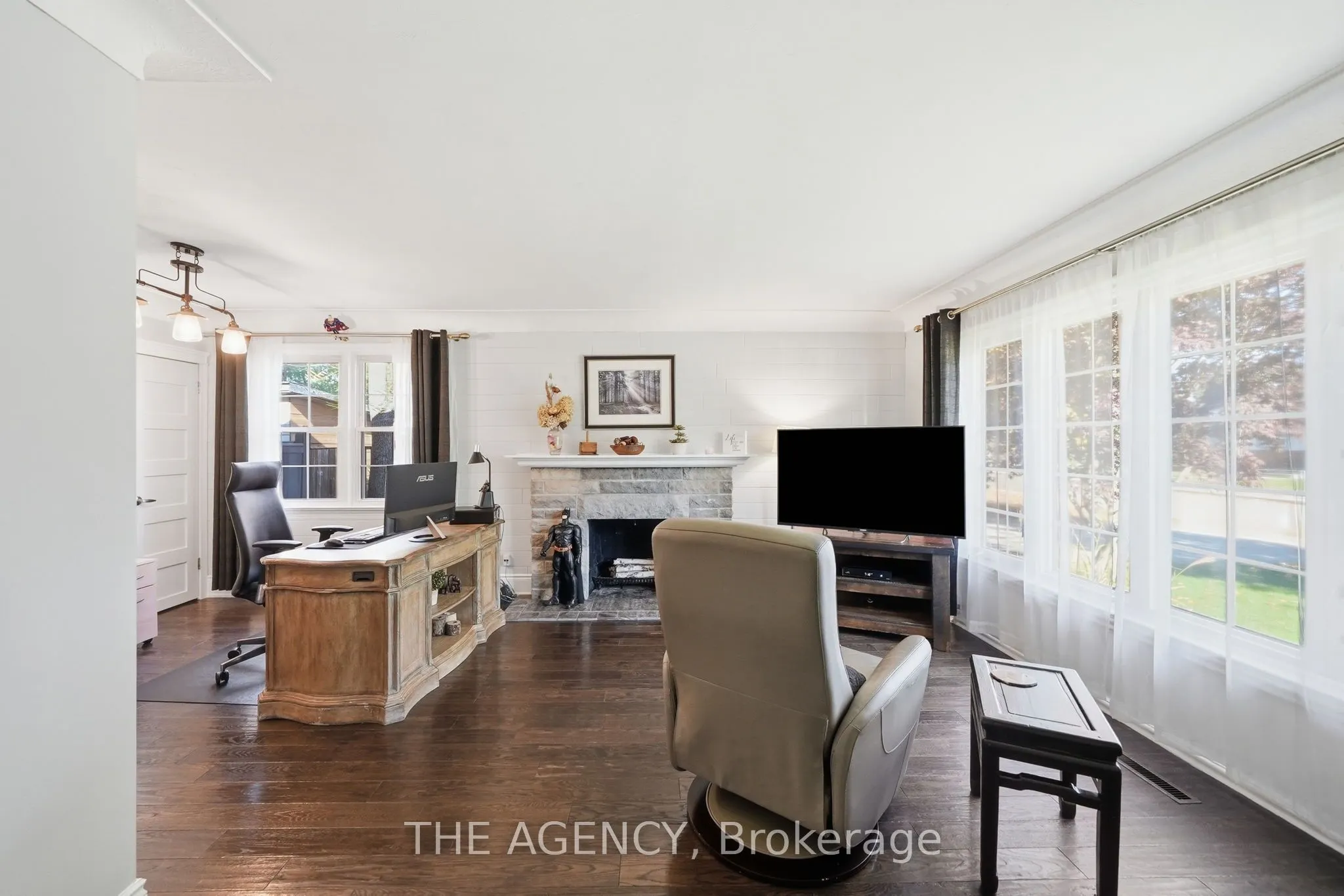 2101 Edinburgh Drive