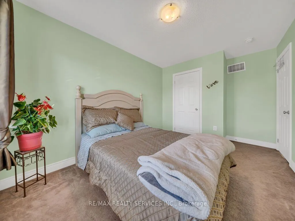 28 Zanetta Crescent