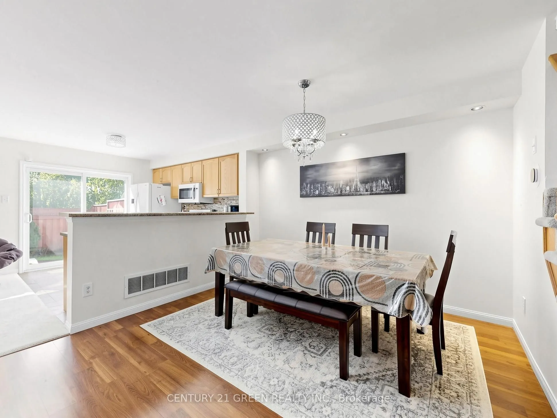 821 Bennett Boulevard