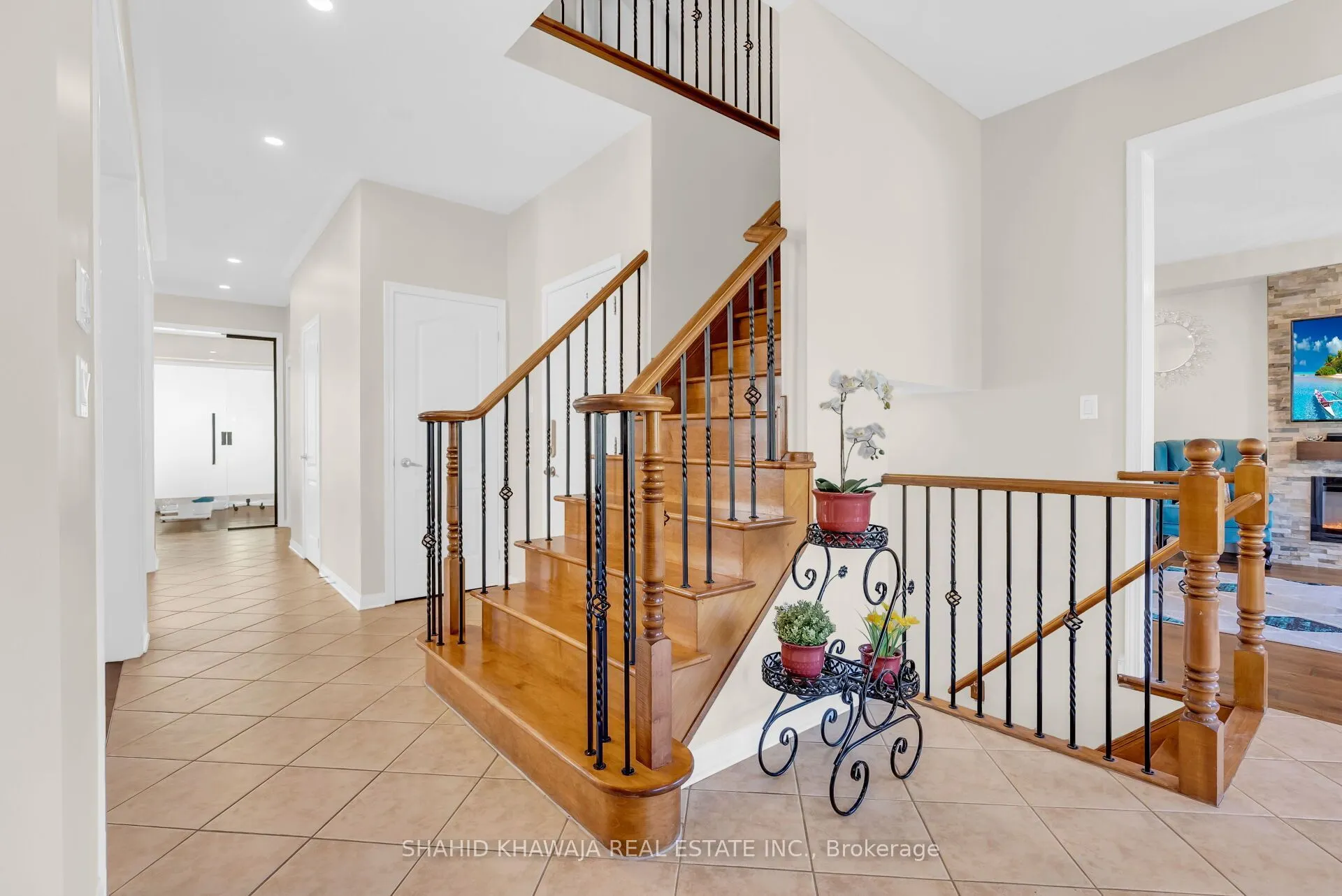 1493 Marshall Crescent