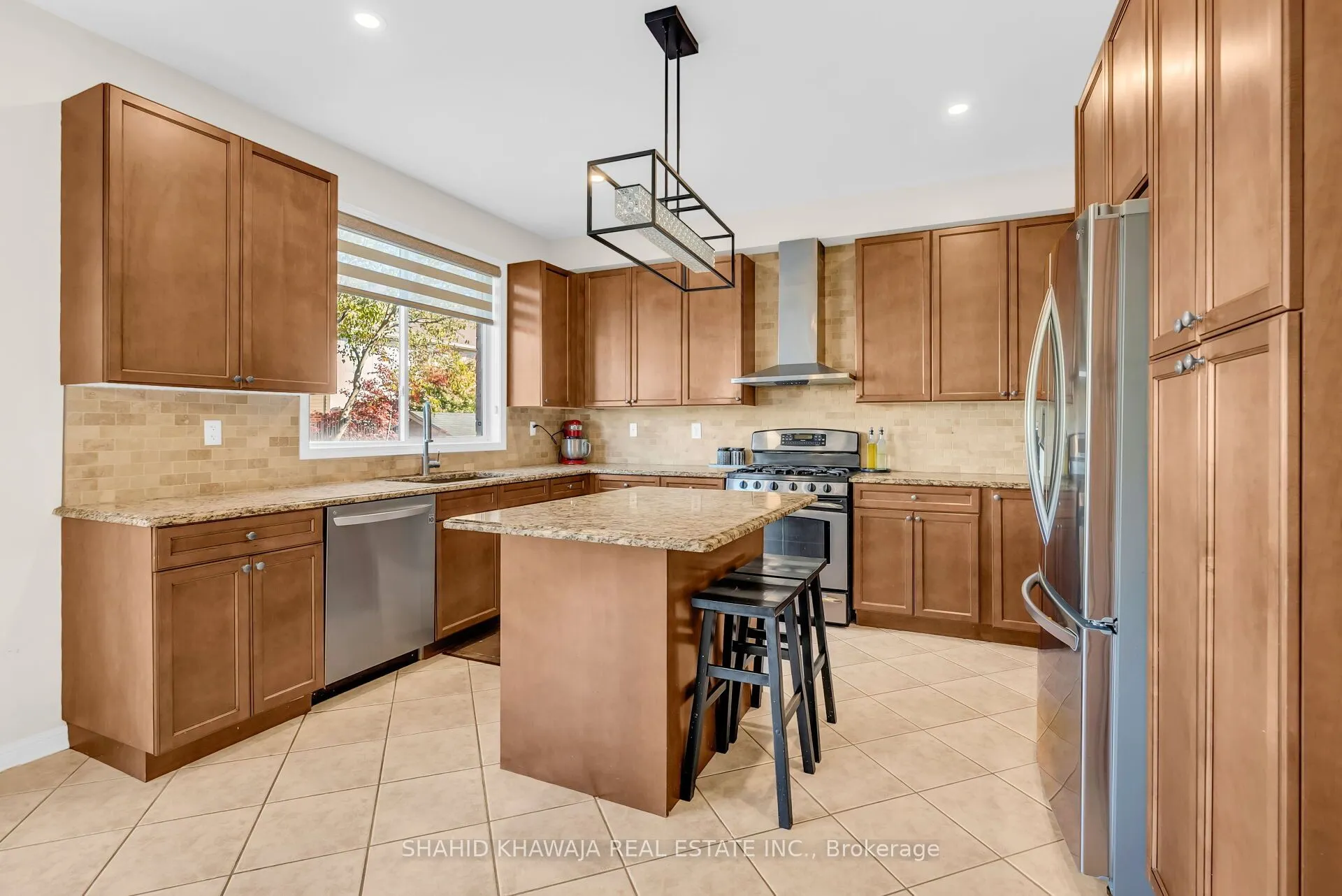 1493 Marshall Crescent