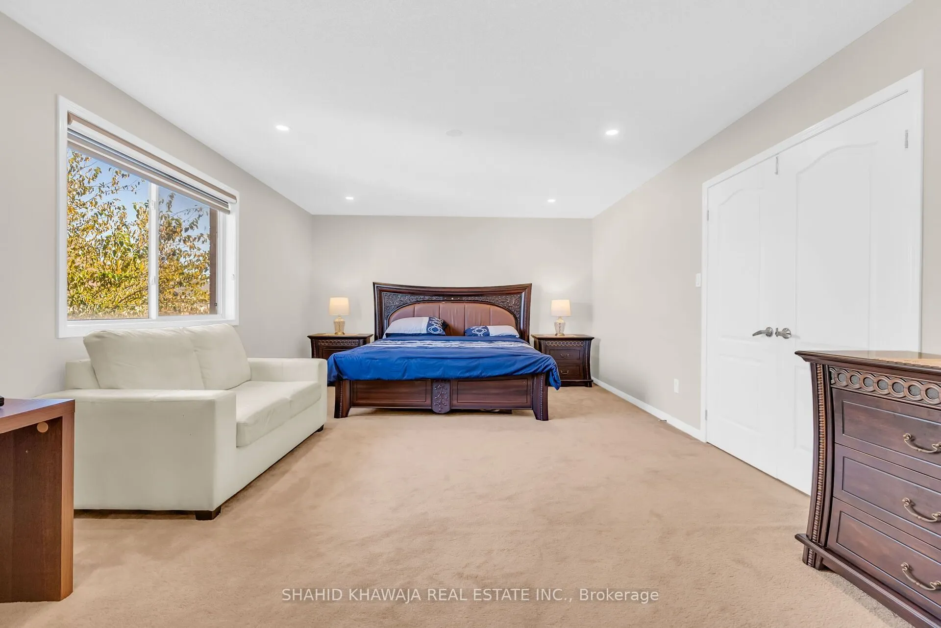 1493 Marshall Crescent