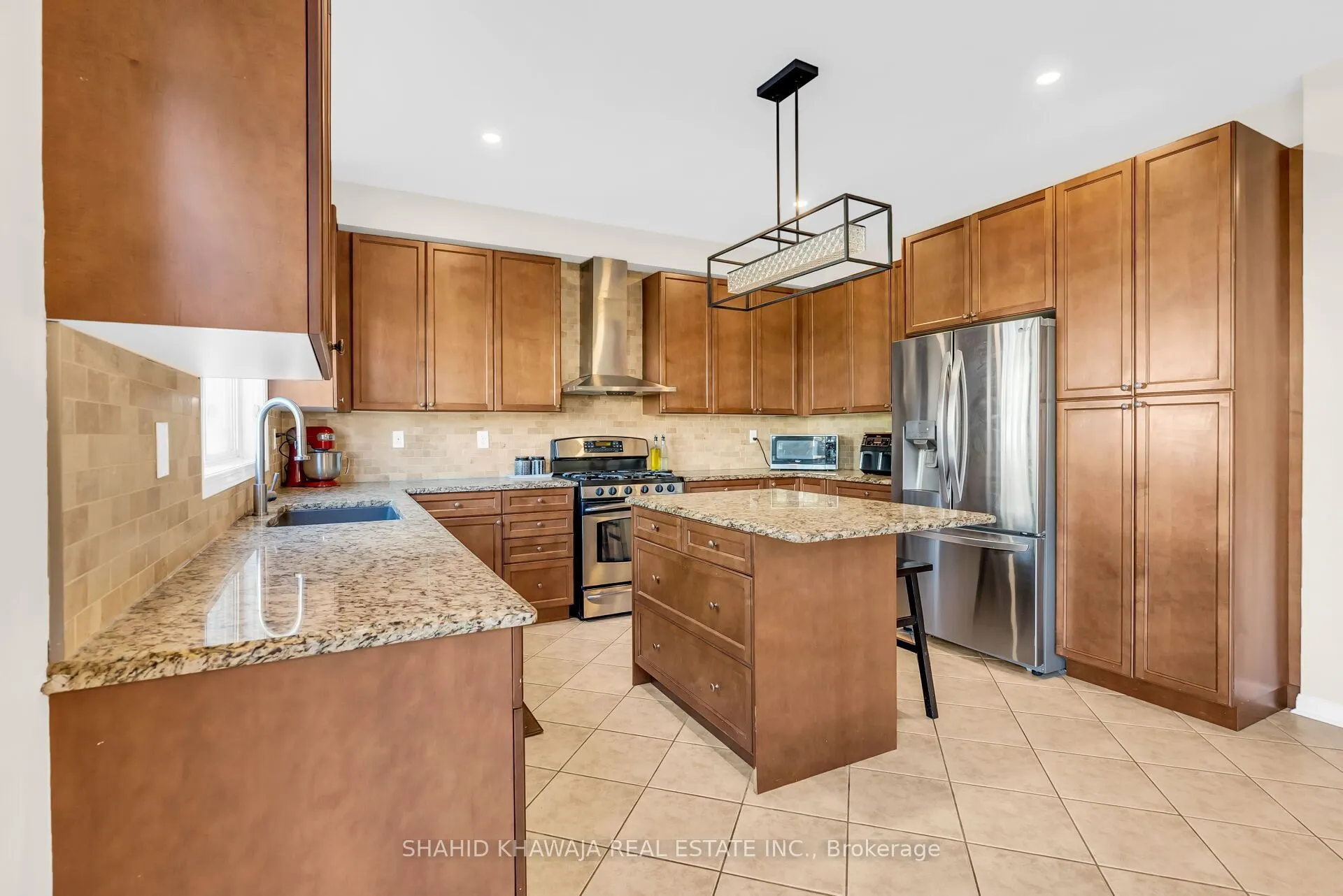 1493 Marshall Crescent