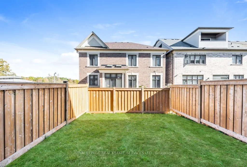 1444 Yellow Rose Circle