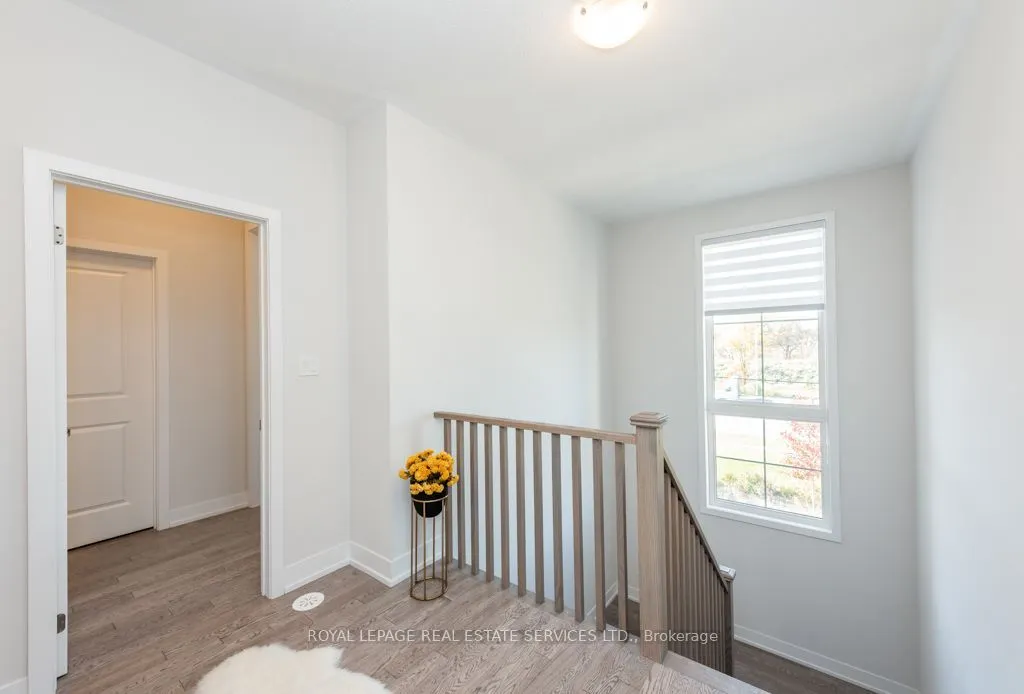 1444 Yellow Rose Circle