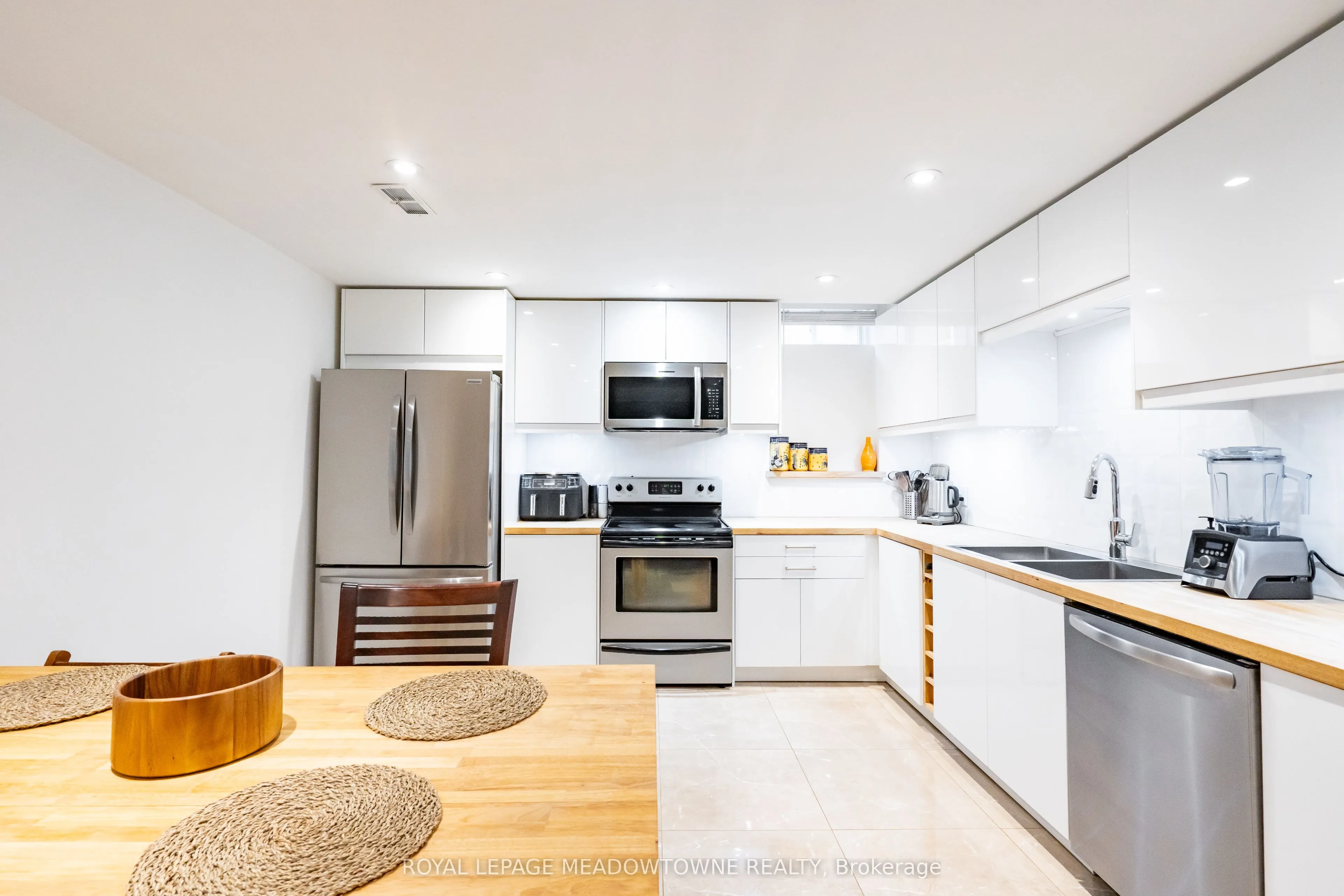 26 Emperor Drive