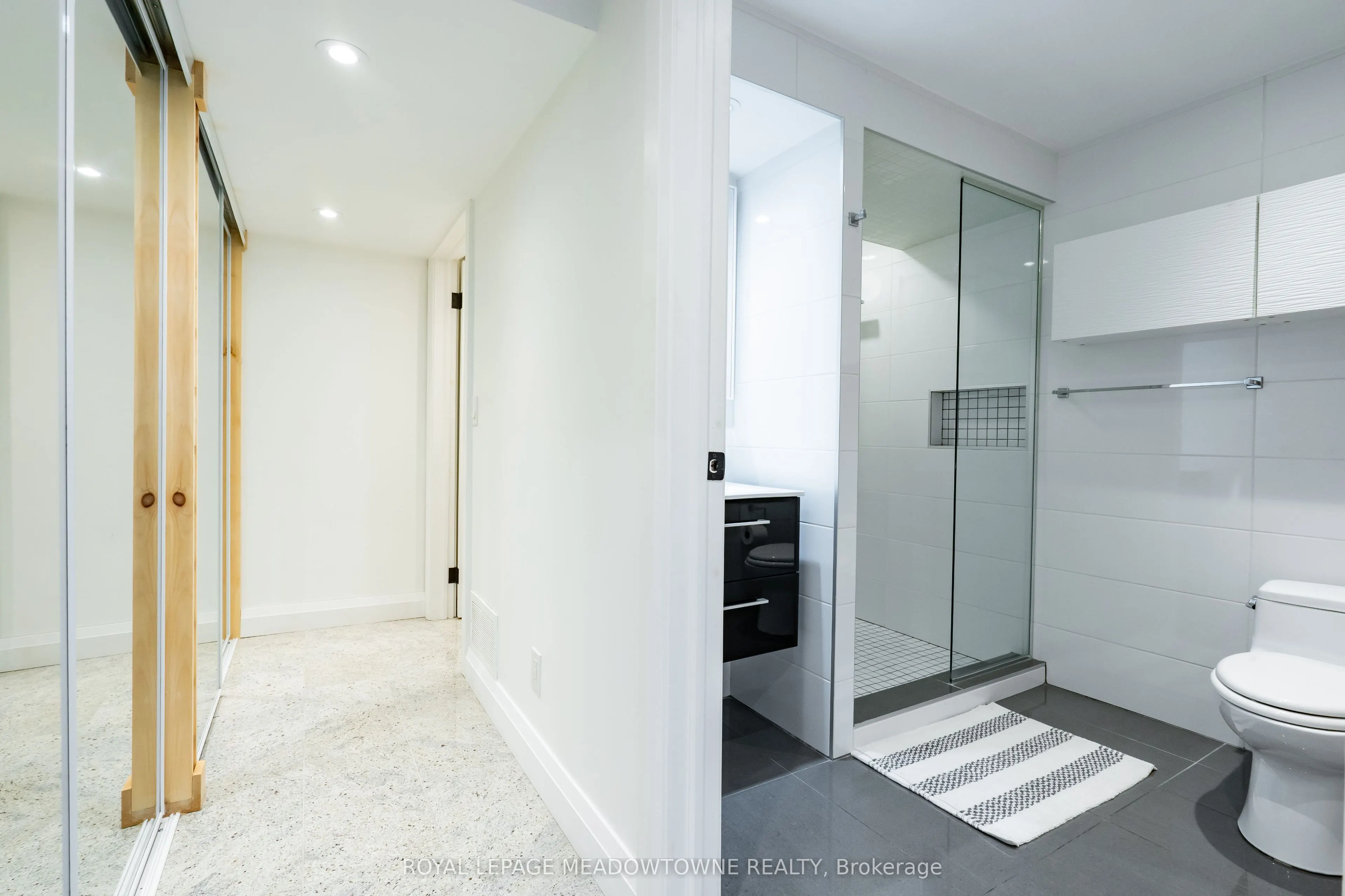 26 Emperor Drive