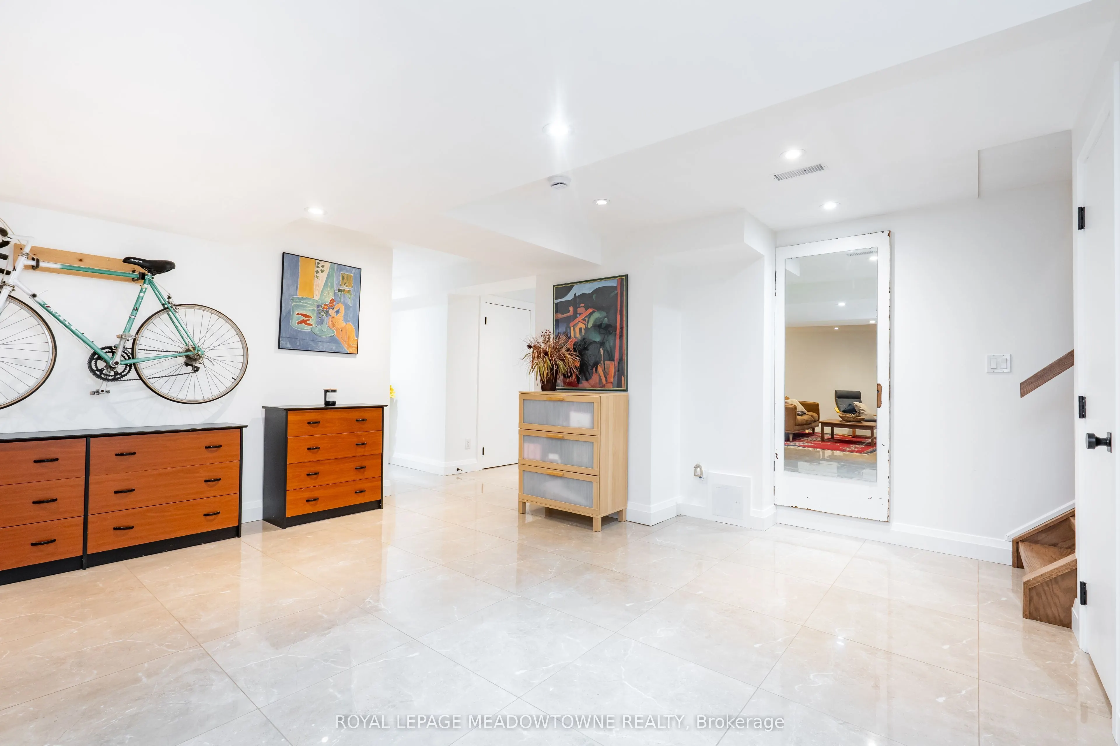26 Emperor Drive