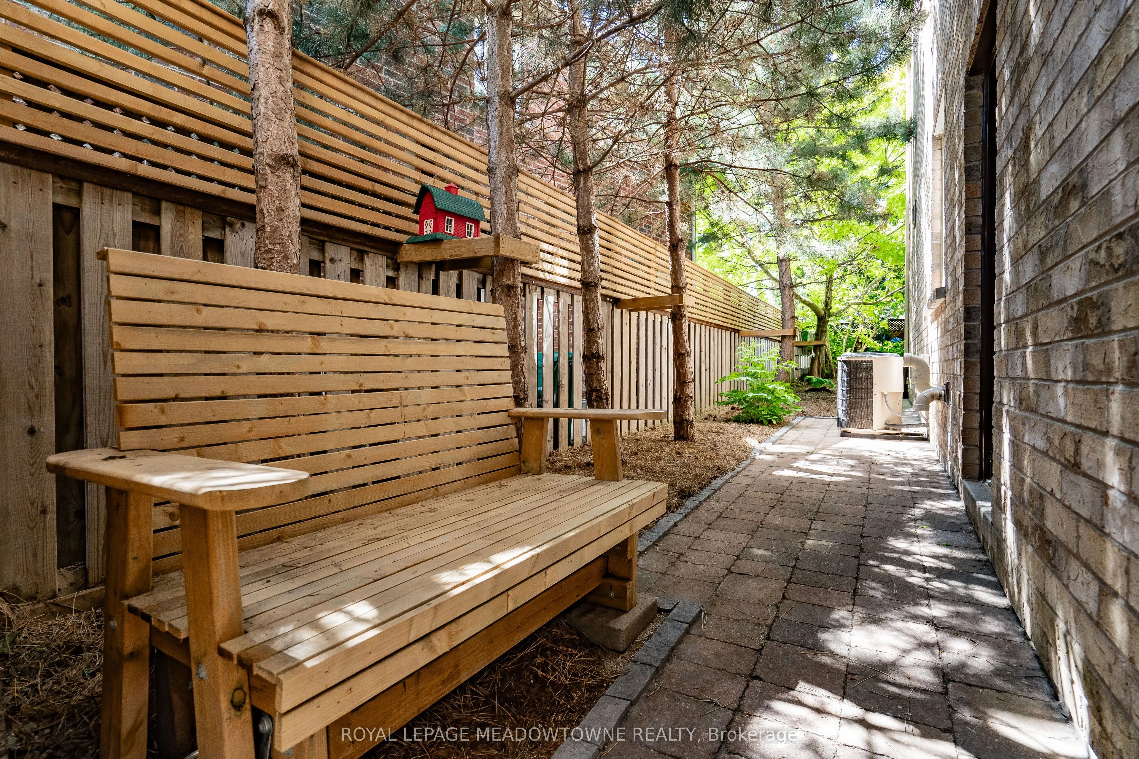 26 Emperor Drive
