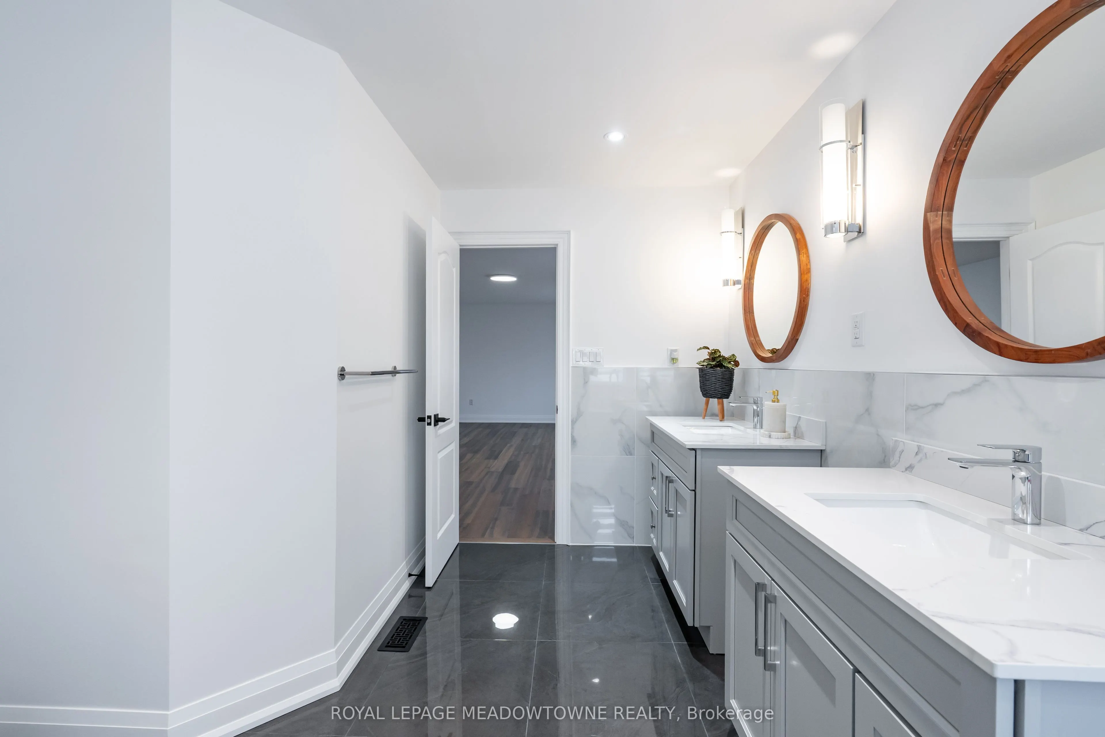 26 Emperor Drive