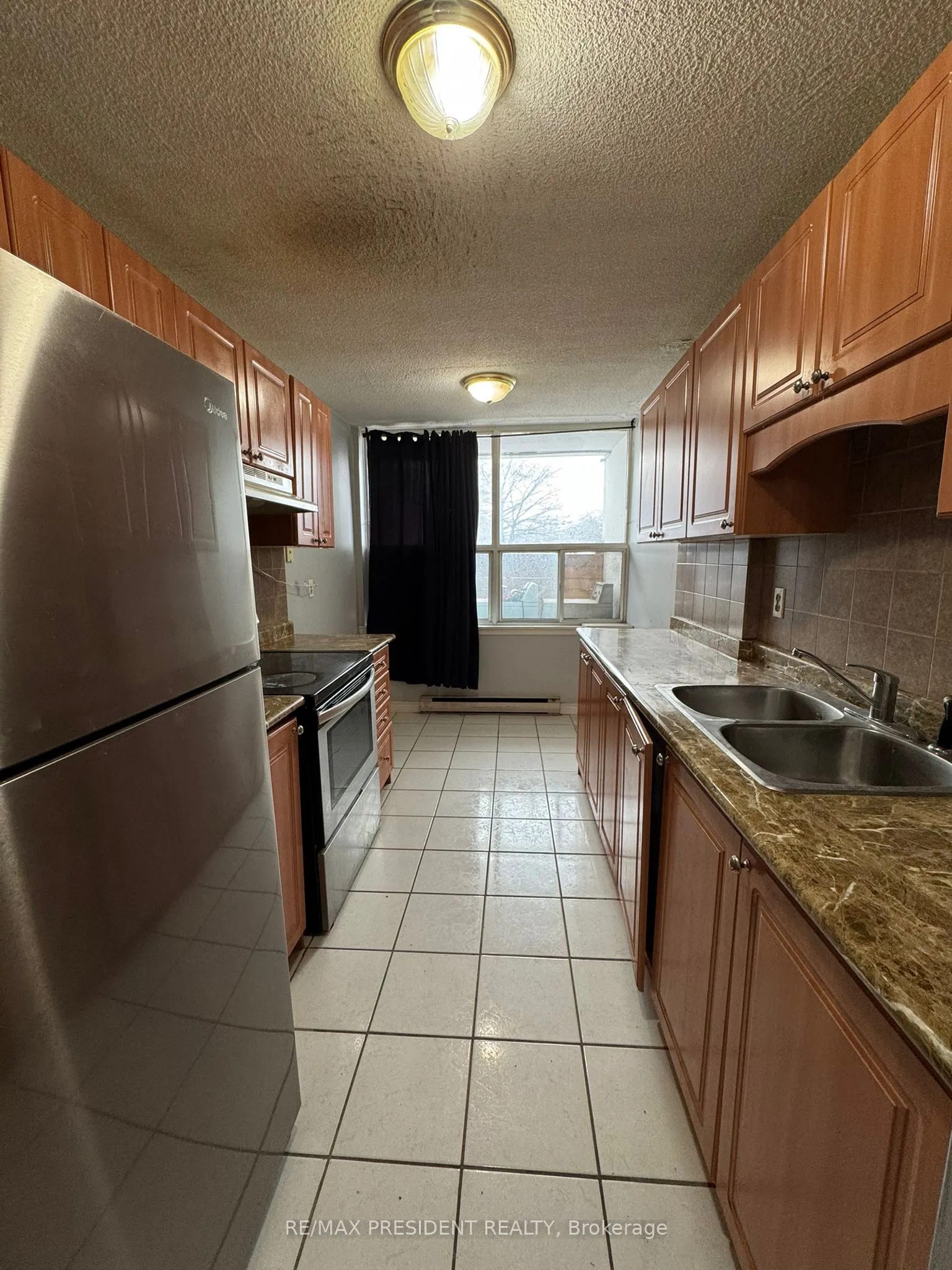 21 Knightsbridge Road #101