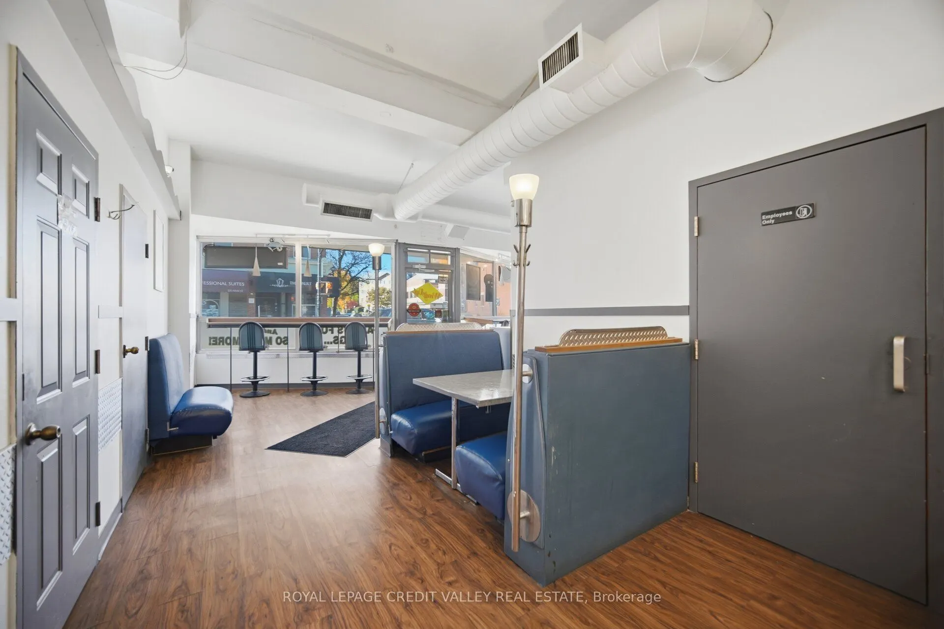 228 Main Street E