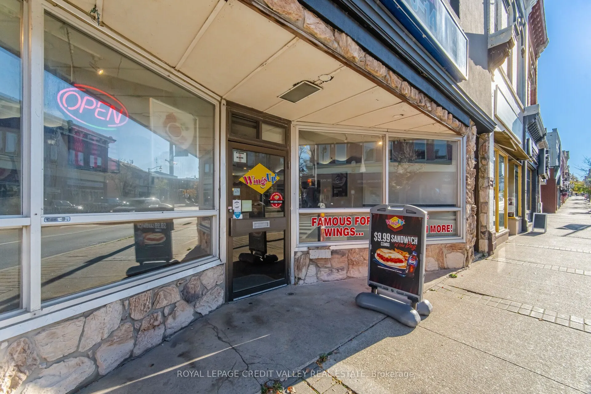 228 Main Street E