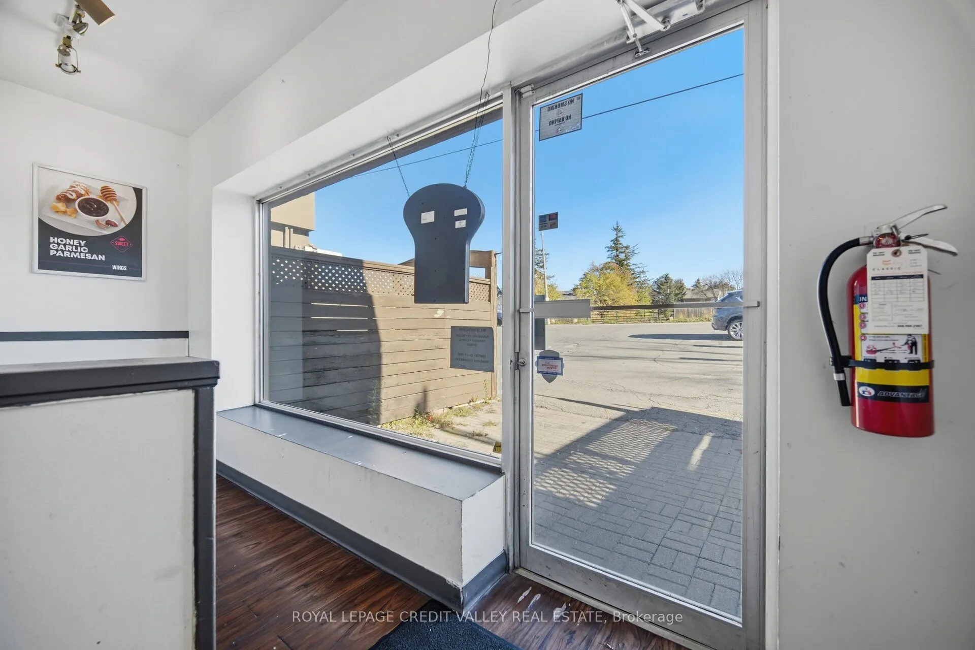 228 Main Street E