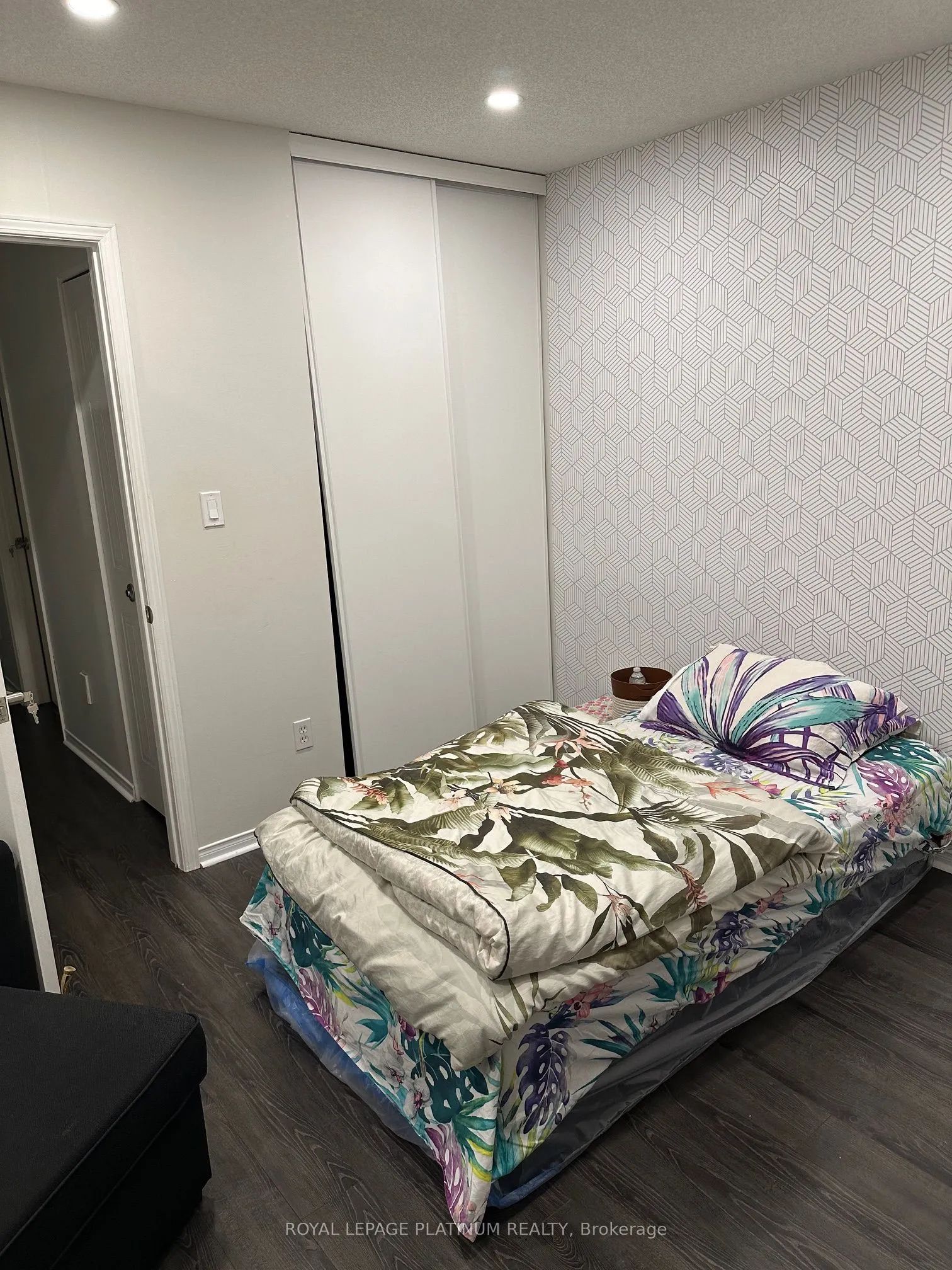 895 Maple Avenue #611